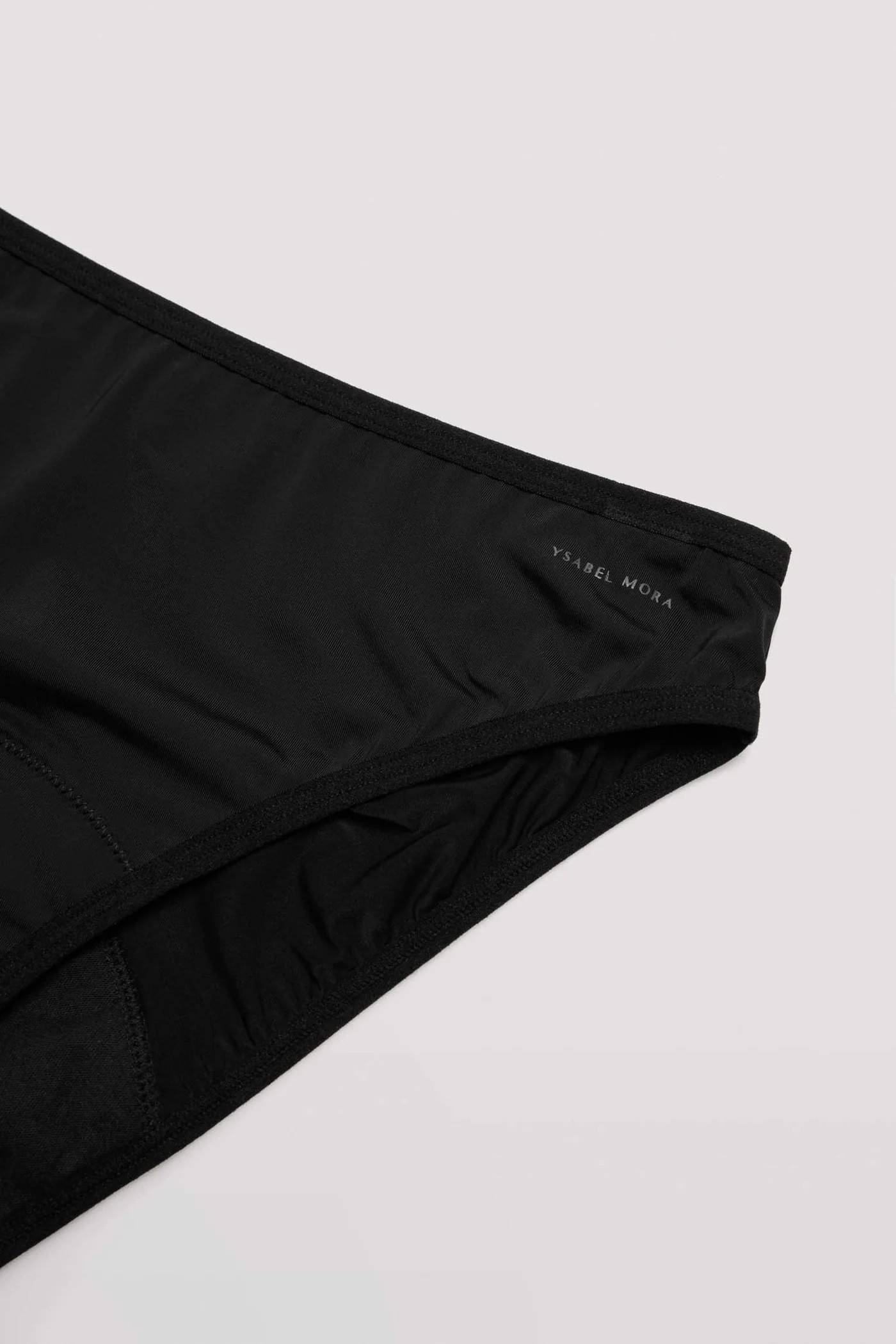 YSABEL MORA Periodenslip für ein sicheres Gefühl vor, während und nach der Menstruation