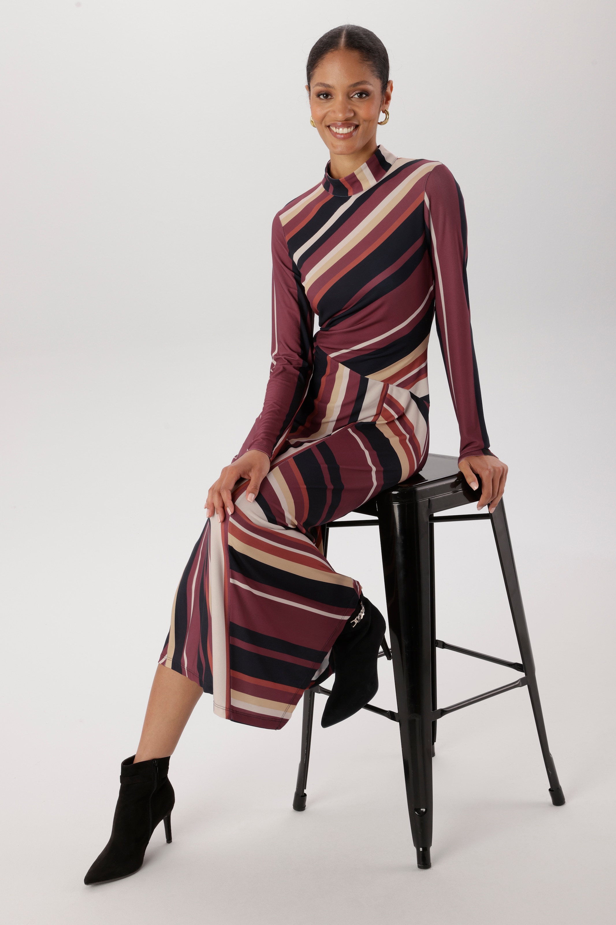 Aniston SELECTED Midikleid Hinten mit zwei Knöpfe am Kragen zu schließen - NEUE KOLLEKTION