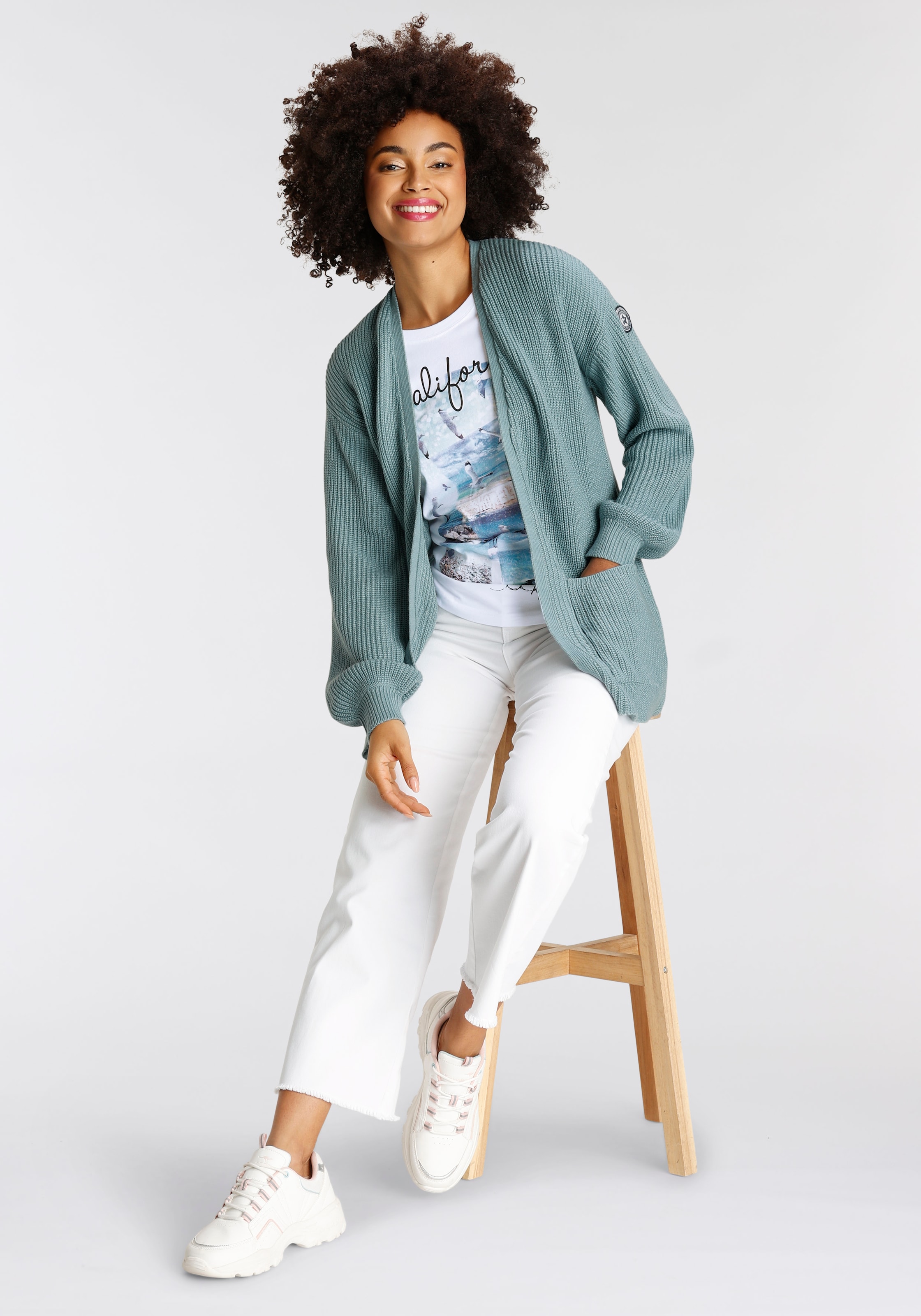 KangaROOS Strickjacke, aus kuscheligem Strick