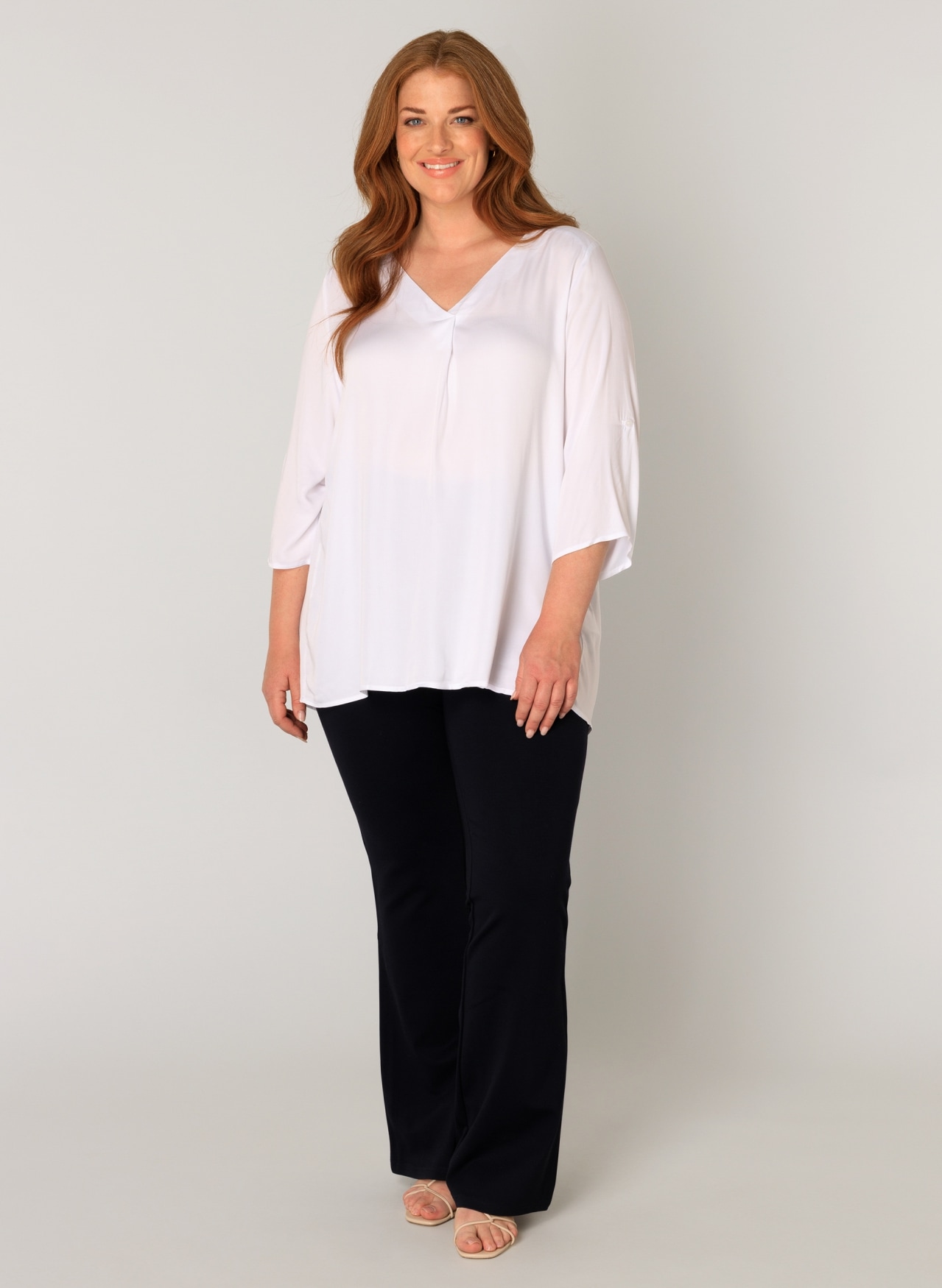 Base Level Curvy Shirtbluse »Yanina« mit V-Ausschnitt