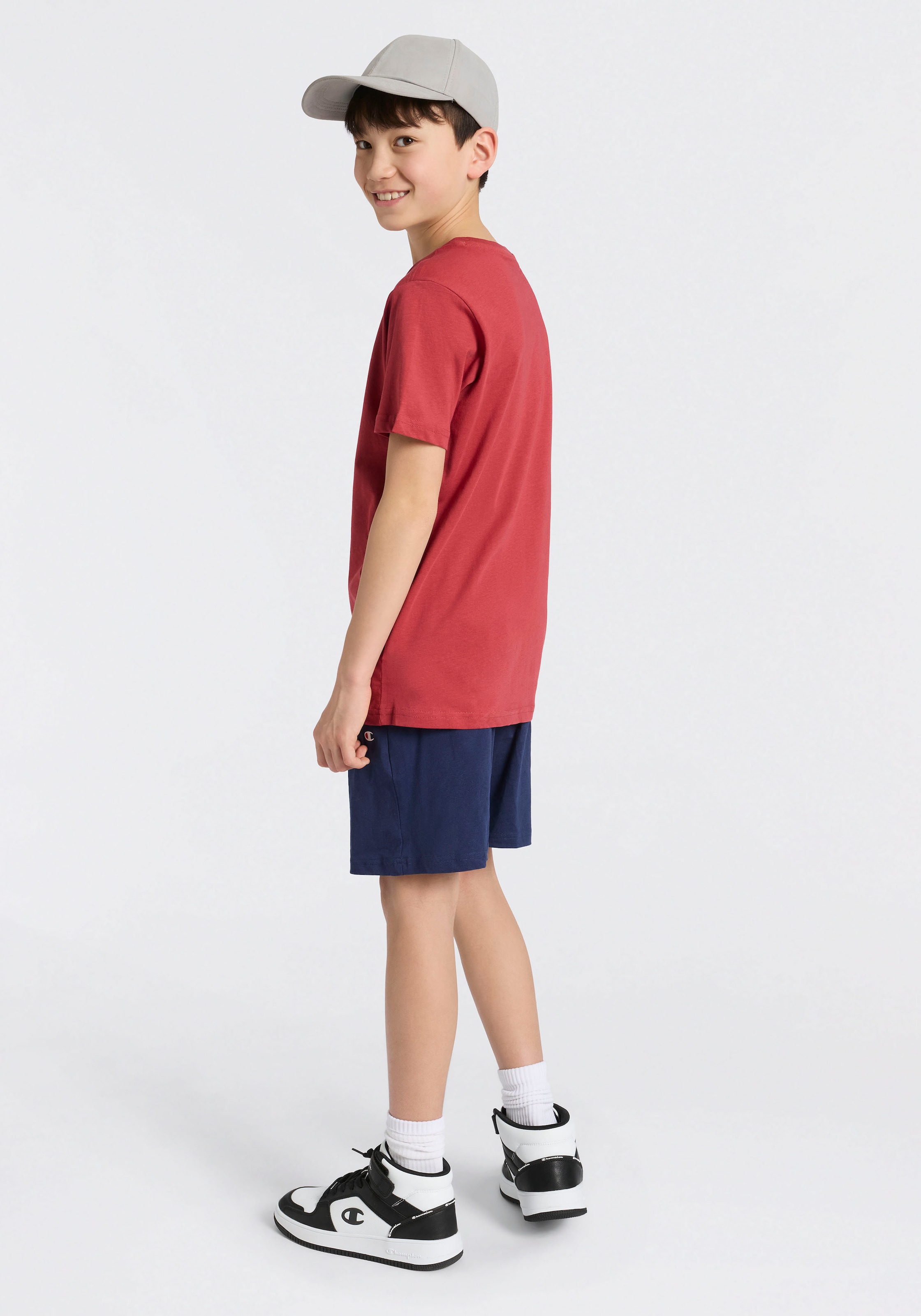 Champion T-Shirt & Shorts »Graphic T-Shirt and Shorts Set« 2 tlg. für sportliche Aktivitäten, leichtes Tragegefühl