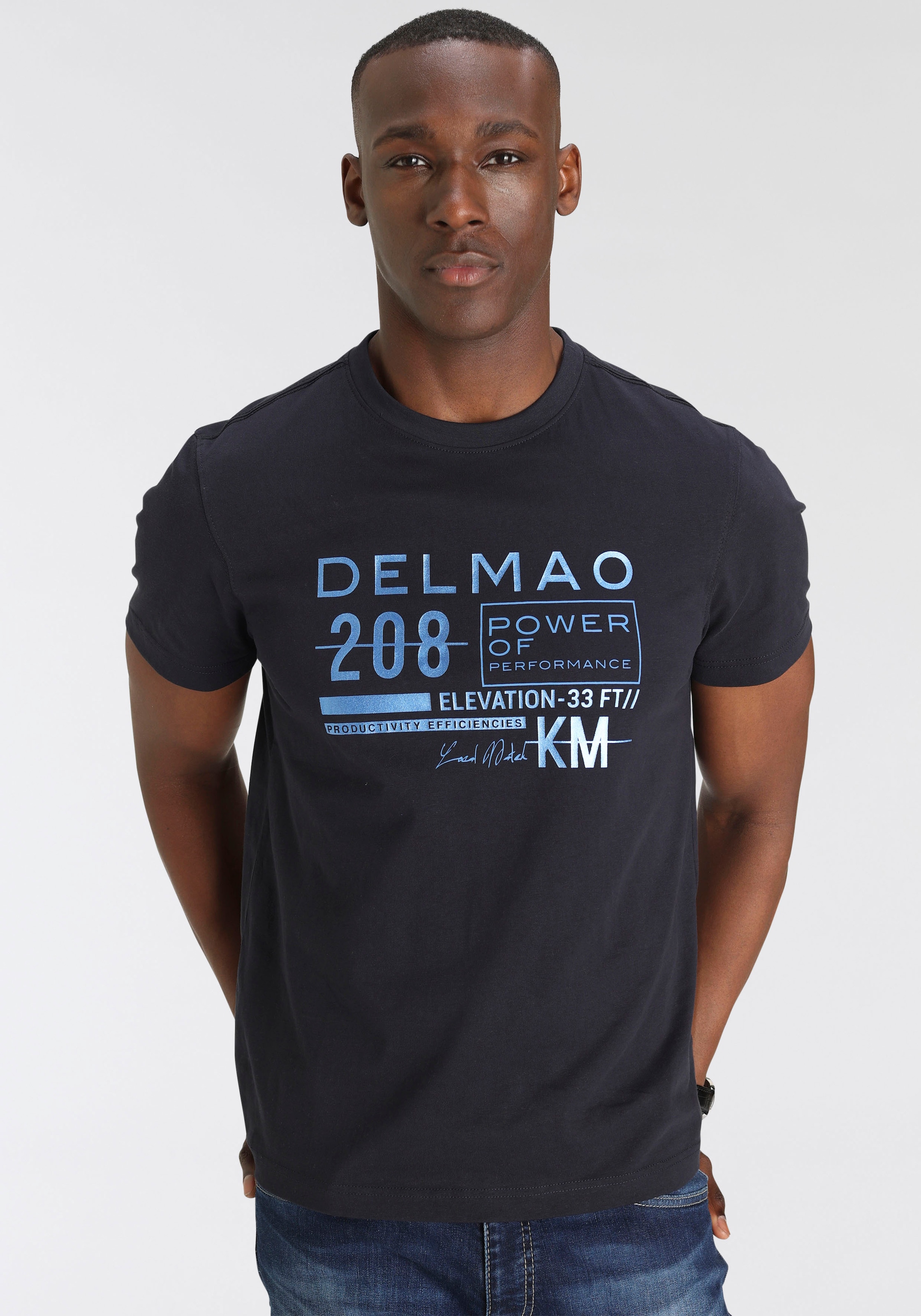 DELMAO T-Shirt, mit leicht glänzendem Brustprint-NEUE MARKE! kaufen bei OTTO