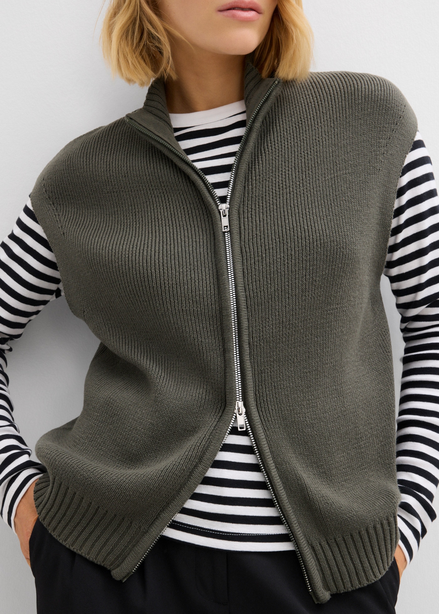bonprix Strickweste mit Zip-Detail, Oversize-Passform, aus Baumwolle und Polyacryl