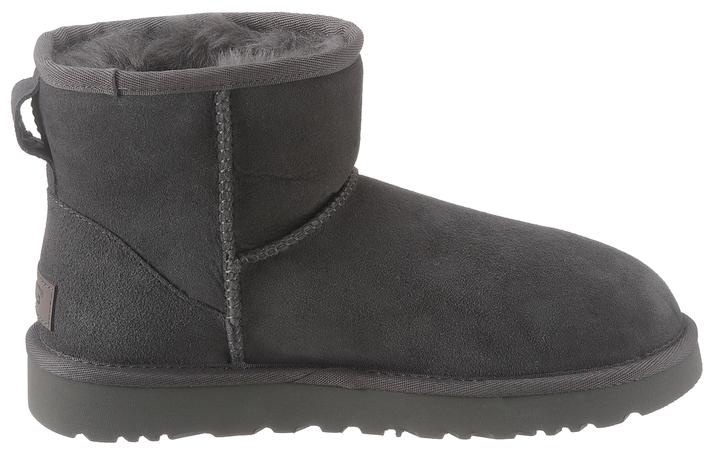 UGG Winterboots »Classic Mini 2«, Snowboots, Winterstiefel, Schlupfstiefel mit Lammfell, Weite schmal