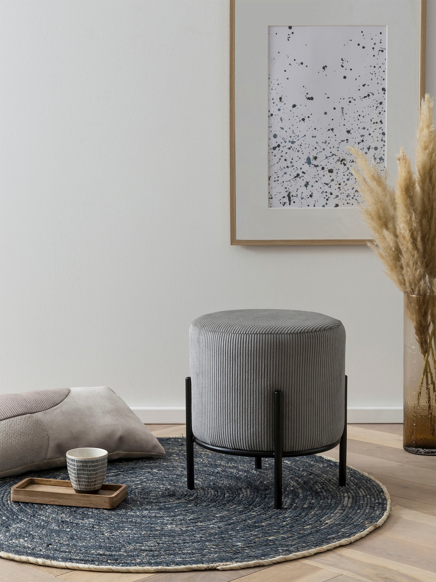 SalesFever Polsterhocker »Komfortabler Polsterhocker« mit Design-Gestell aus schwarzem Metall