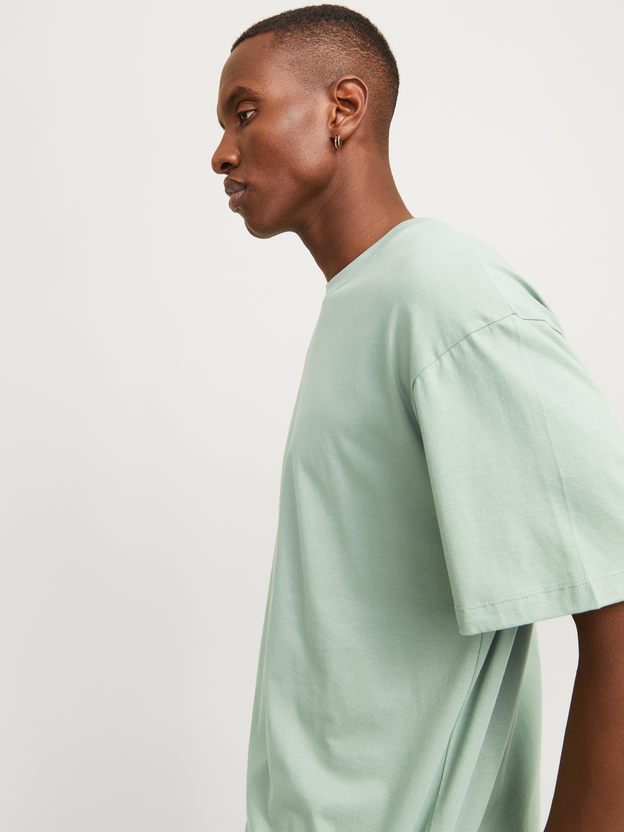 Jack & Jones Oversize-Shirt »JJEBRADLEY TEE SS O-NECK NOOS«, mit Rundhalsausschnitt
