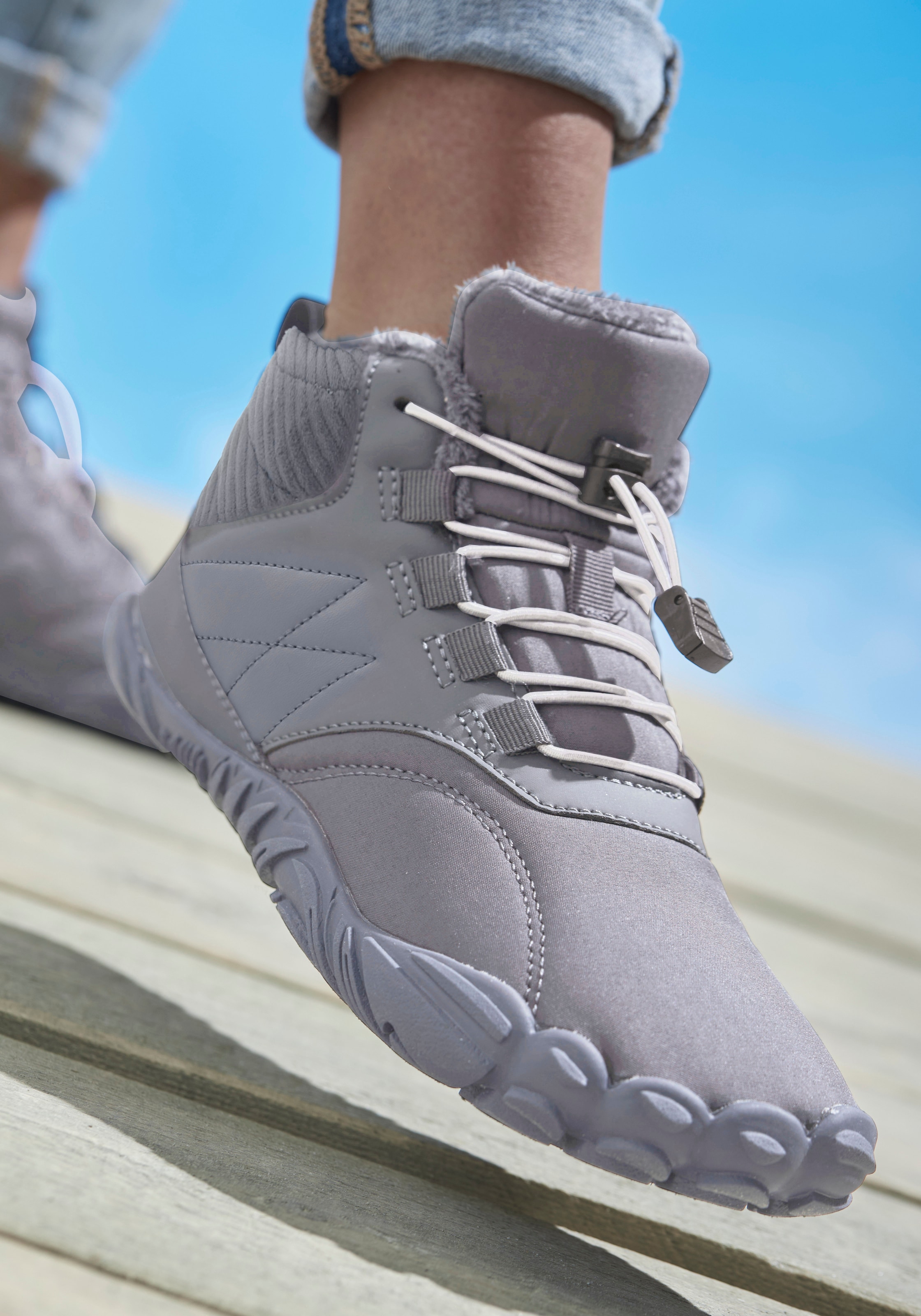 Vivance Sneaker »Freizeitschuh, Halbschuh«, zum Reinschlüpfen mit elastischen Schnürbändern VEGAN