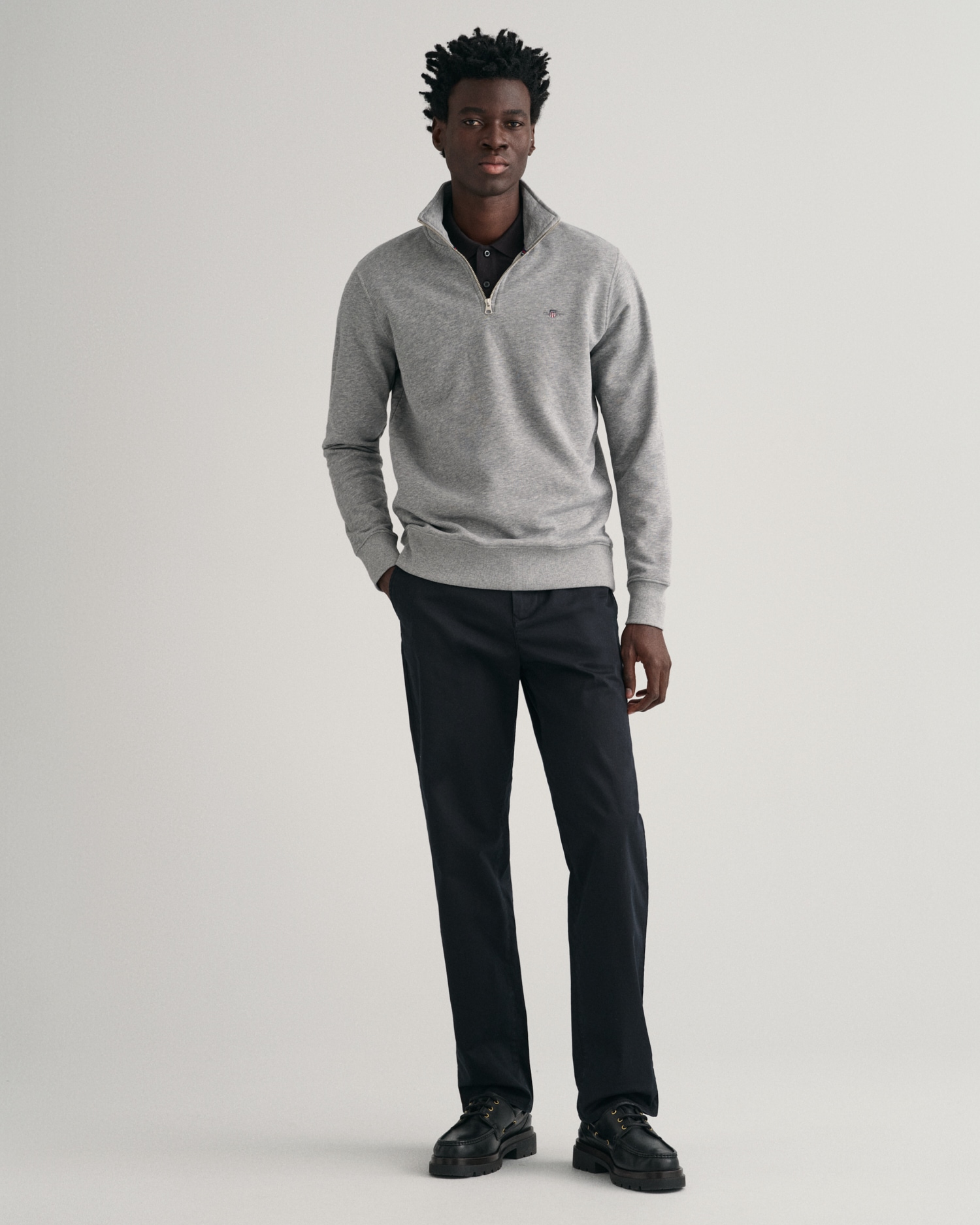 Gant Sweatshirt »REG SHIELD HALF ZIP SWEAT«, mit Logostickerei auf der Brust