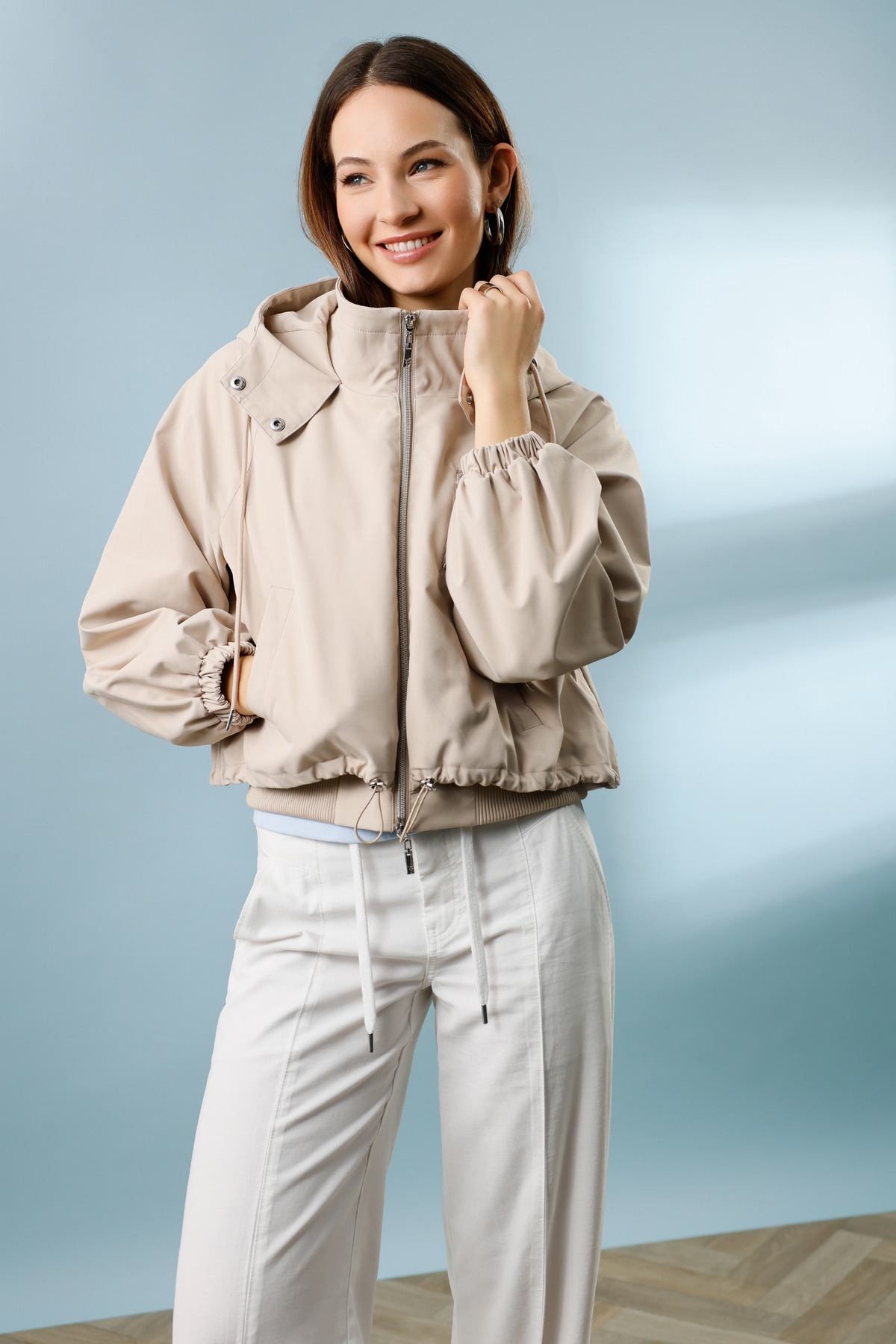 Monari Outdoorjacke mit Kapuze Stehkragen, Oversized Fit, Ripp-Details an Kragen und Bodysaum