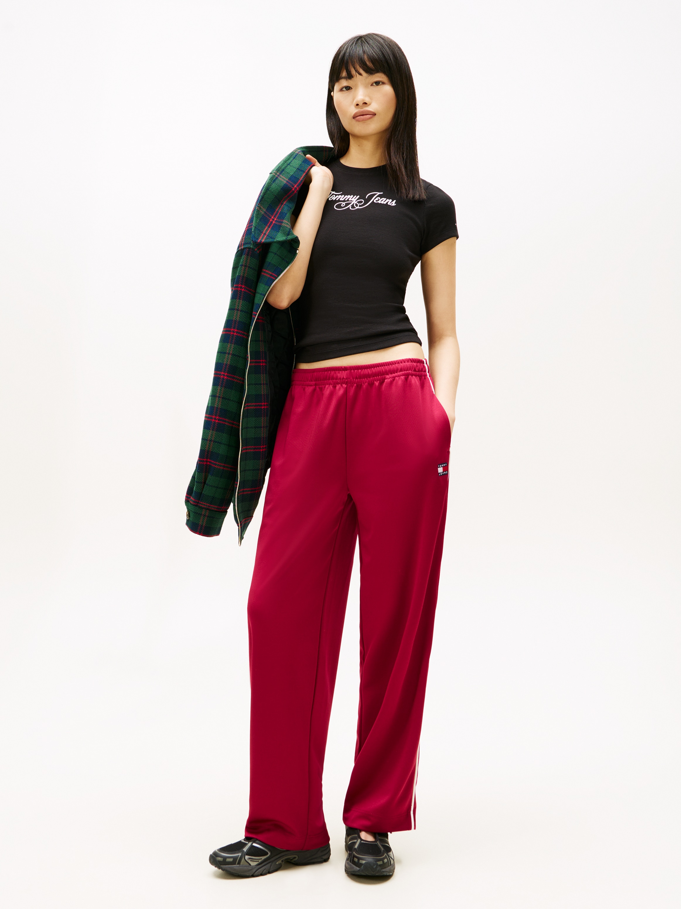 Tommy Jeans Kurzarmshirt »TJW SLIM ESS LOGO 1 RIB TEE EXT« in gerippter Struktur