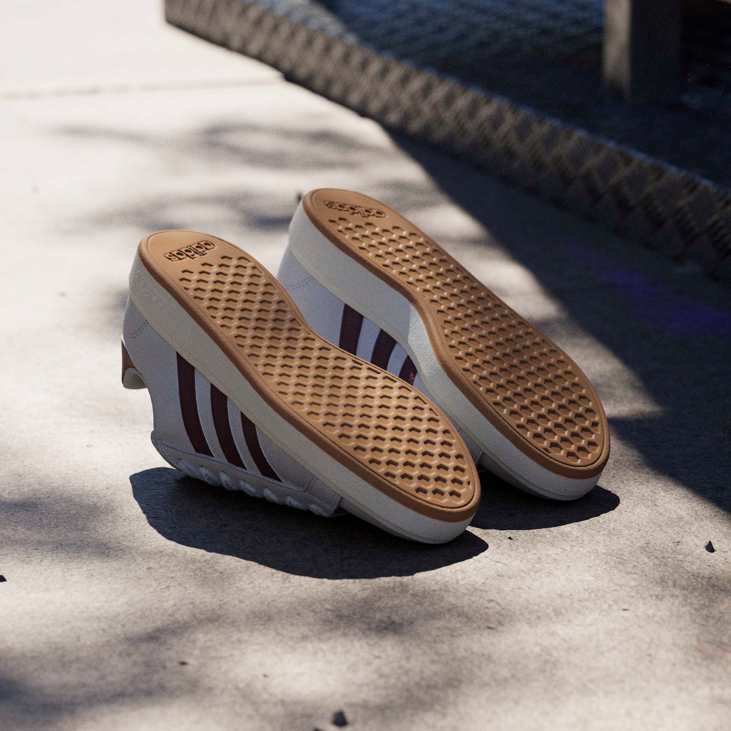 adidas Sportswear Sneaker »GRAND COURT BASE 00S«  Design auf den Spuren des adidas Campus 00