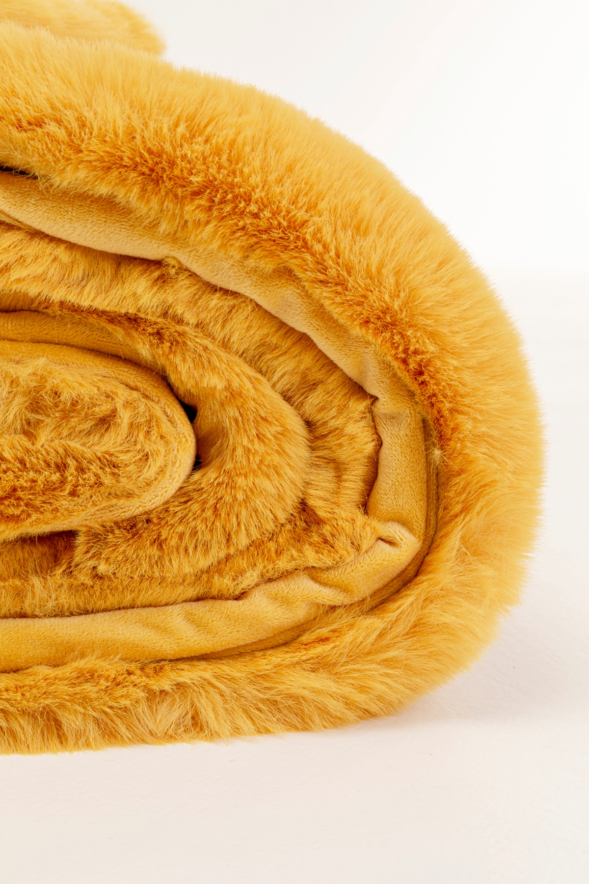 Kare Design Tagesdecke »Wohndecke Mika, Kunstfelldecke, 150x200 cm« flauschig und warm