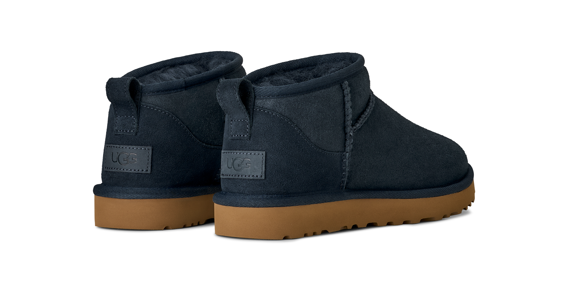 UGG Schlupfboots »Unisex Classic Ultra Mini«  , Bequemschuh, Flats, Hausschuh, Freizeitschuh mit Logopatch