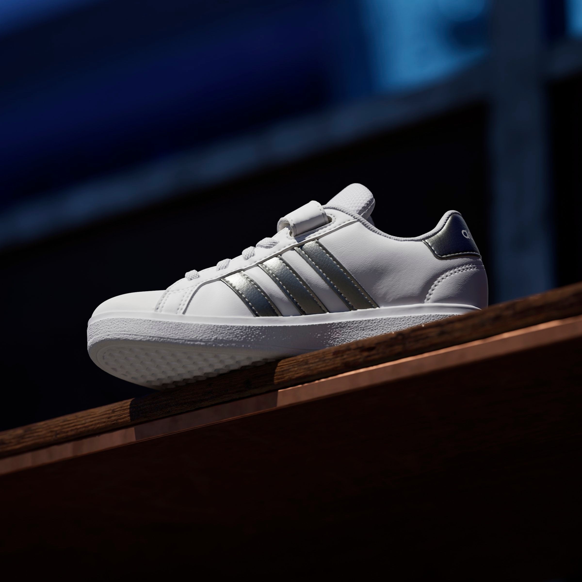 adidas Sportswear Sneaker »GRAND COURT 2.0 KIDS«, Design auf den Spuren des adidas Superstar