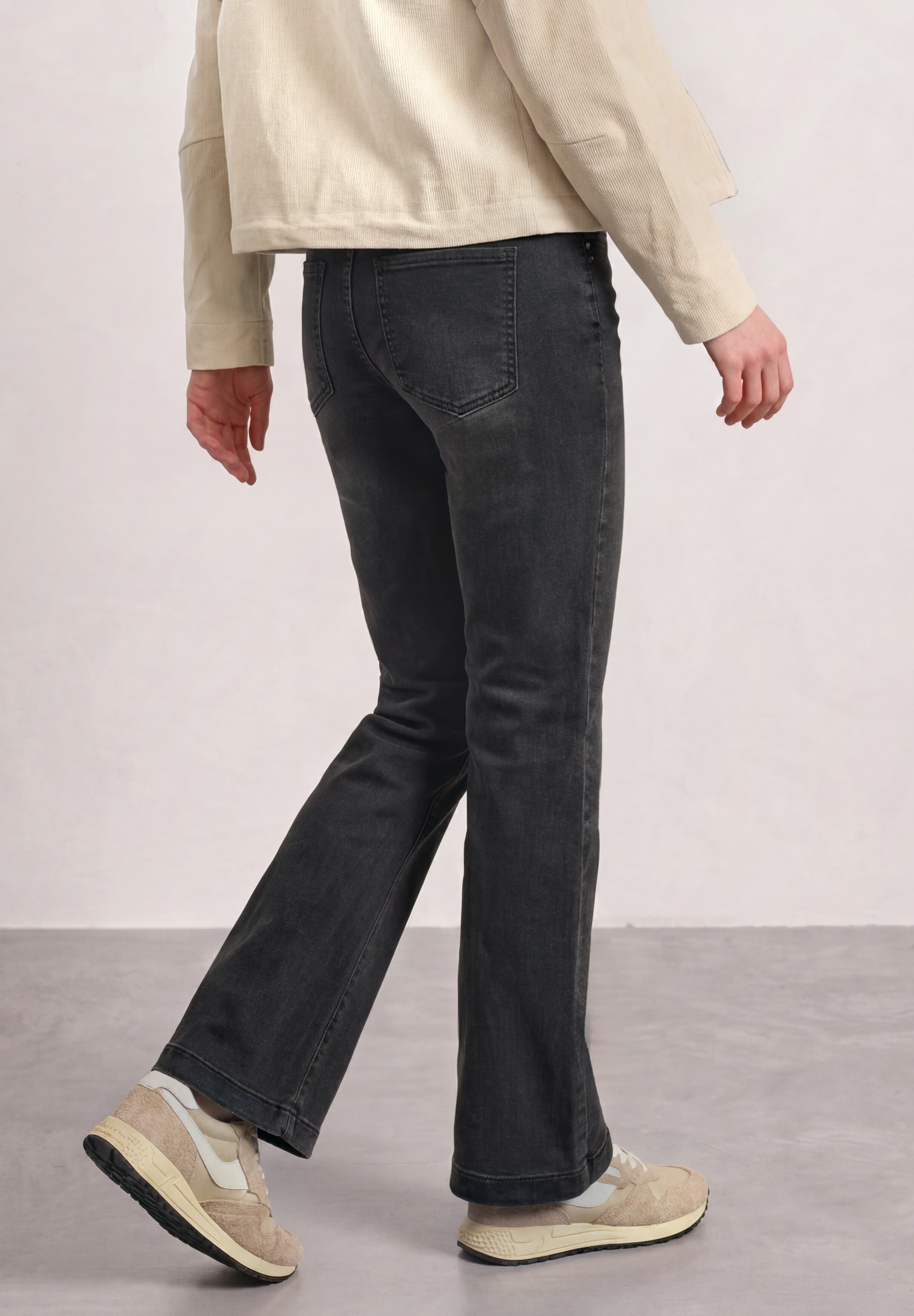 STREET ONE Bootcut-Jeans »Style Blaire« im Slim Fit / Stretch