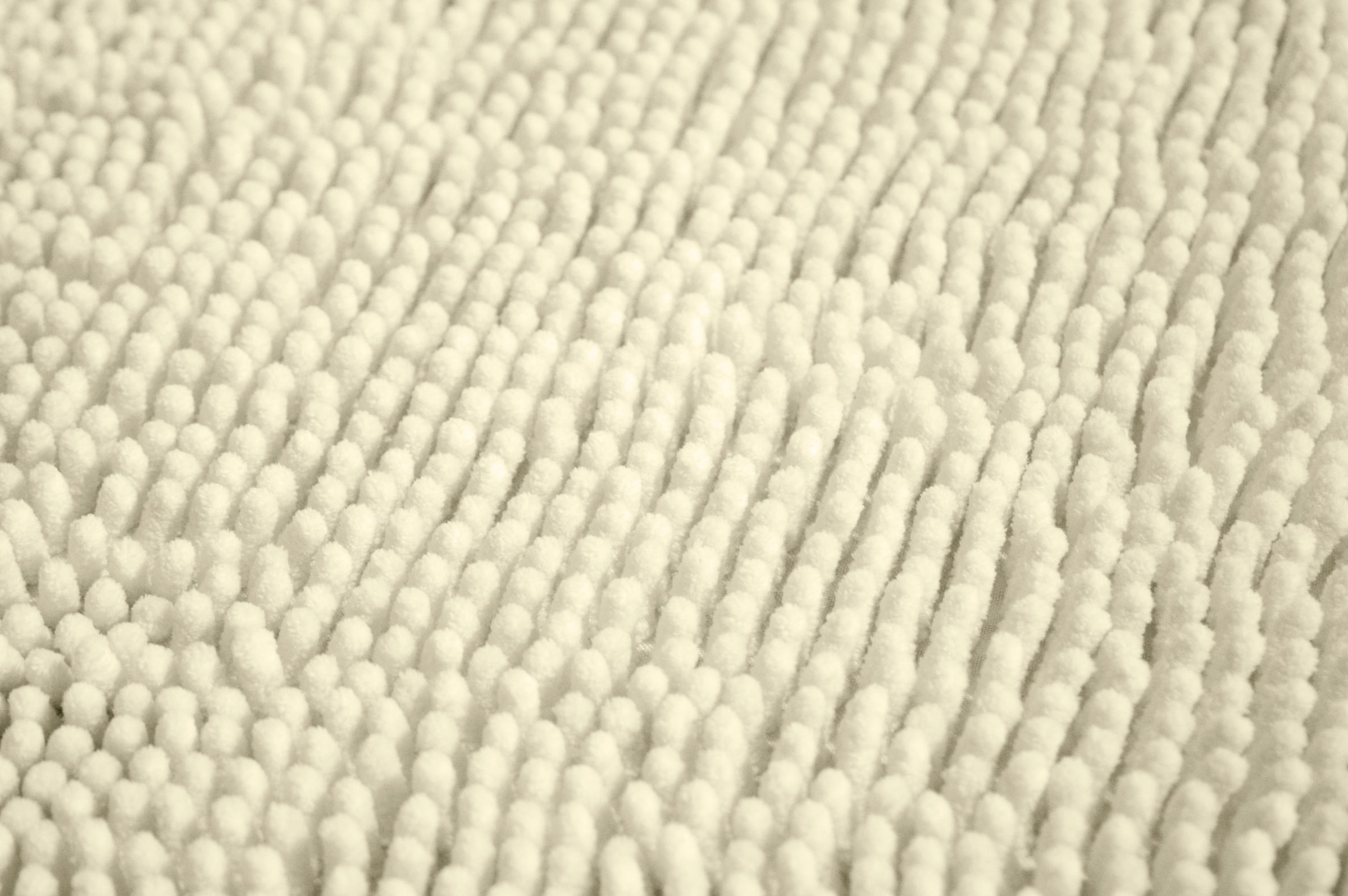 KiNZLER Badematte »Chenille«, rutschhemmend beschichtet, fußbodenheizungsgeeignet, Badteppich, Uni Farben, weich, als rechteckig & halbrund erhältlich
