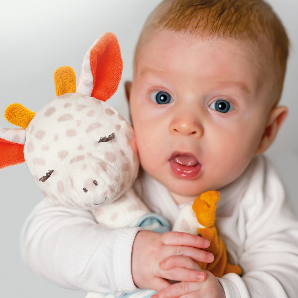 Fehn Kuscheltier »Gute Nacht, Giraffe«, mit Tragetasche und Glow-in-the-dark-Bestickung