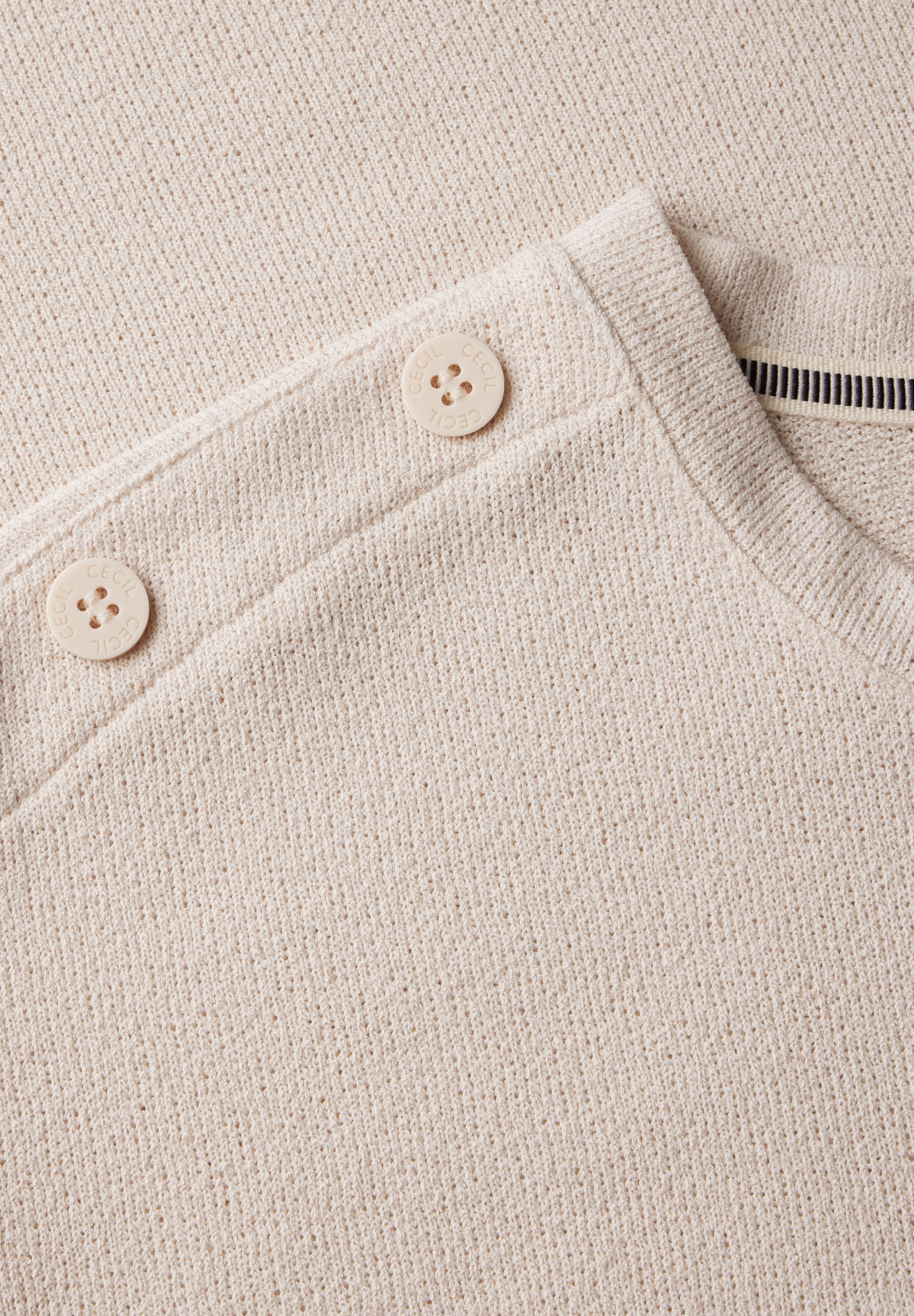 Cecil T-Shirt, in Struktur-Optik und mit Knopf-Details