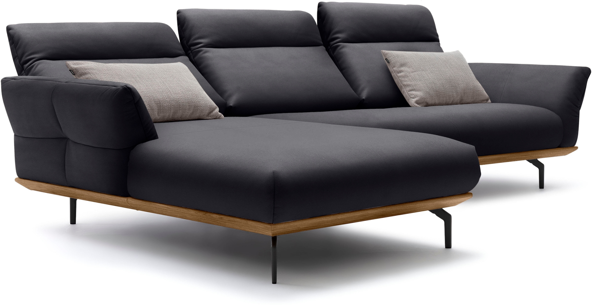 Creation BY ROLF BENZ Ecksofa »CR.460«, Sockel in Nussbaum, Winkelfüße in Umbragrau, Breite 318 cm