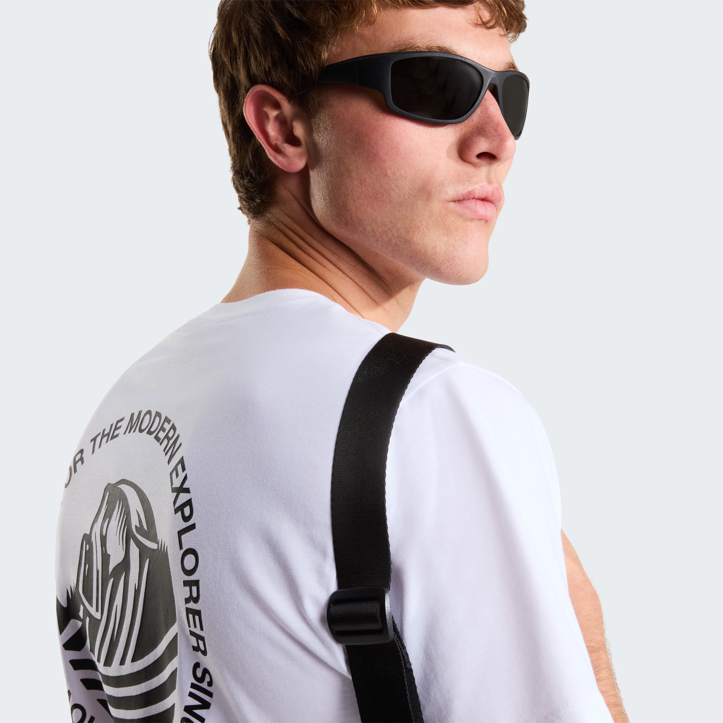 The North Face T-Shirt »M MONTE REGULAR SHORT SLEEVE TEE-GRAPHIC« sportlicher Stil, für Sport- und Outdoormode, bequemer Tragekomfort