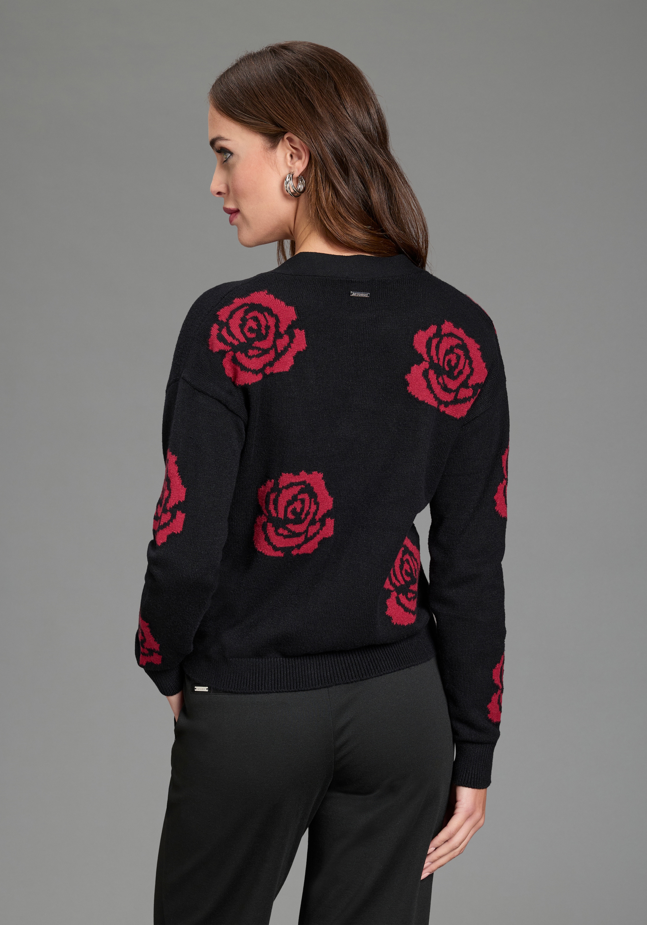 Bruno Banani Cardigan »aus Jacquard-Strick« mit Muster, kurze Form, mit V-Ausschnitt, lässig geschnittene Passform