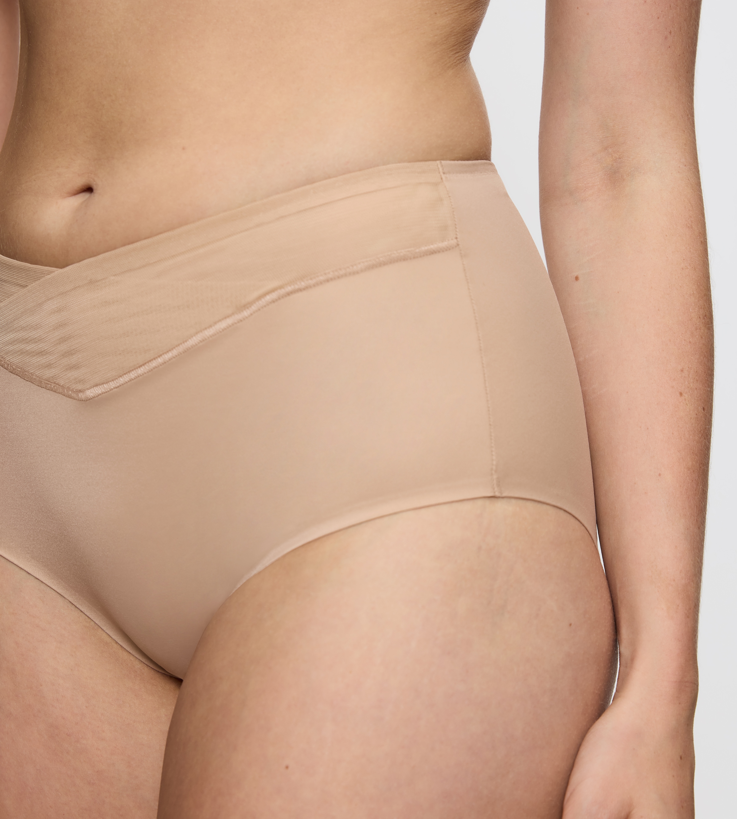 Triumph Shapingslip »True Shape Sensation« Mesh-Einsätze, Stretch-Tüll, Wickel-Optik