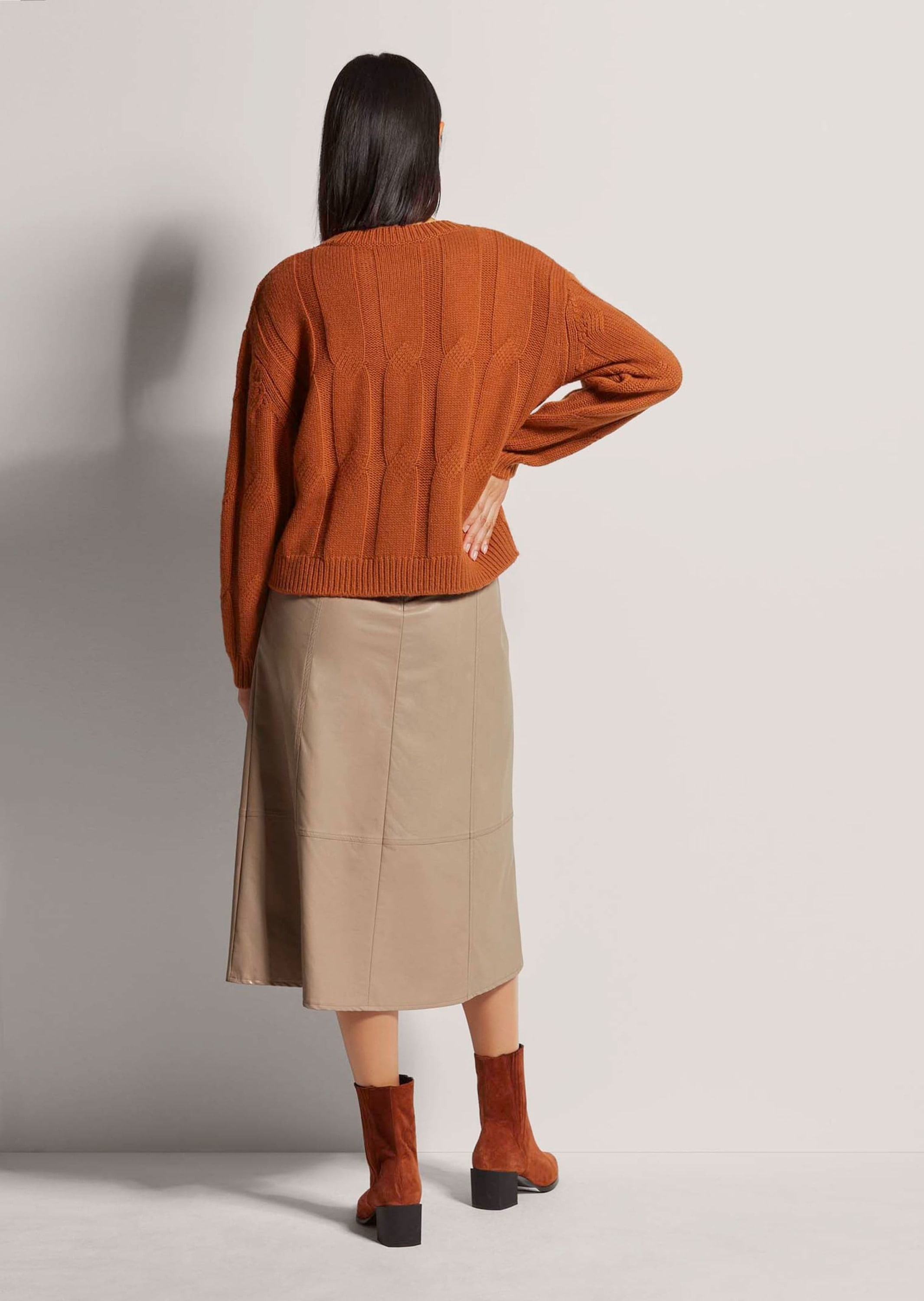 MADELEINE Longpullover »Pullover Kurzer Rollkragen-Pullover mit Zopfmuster«