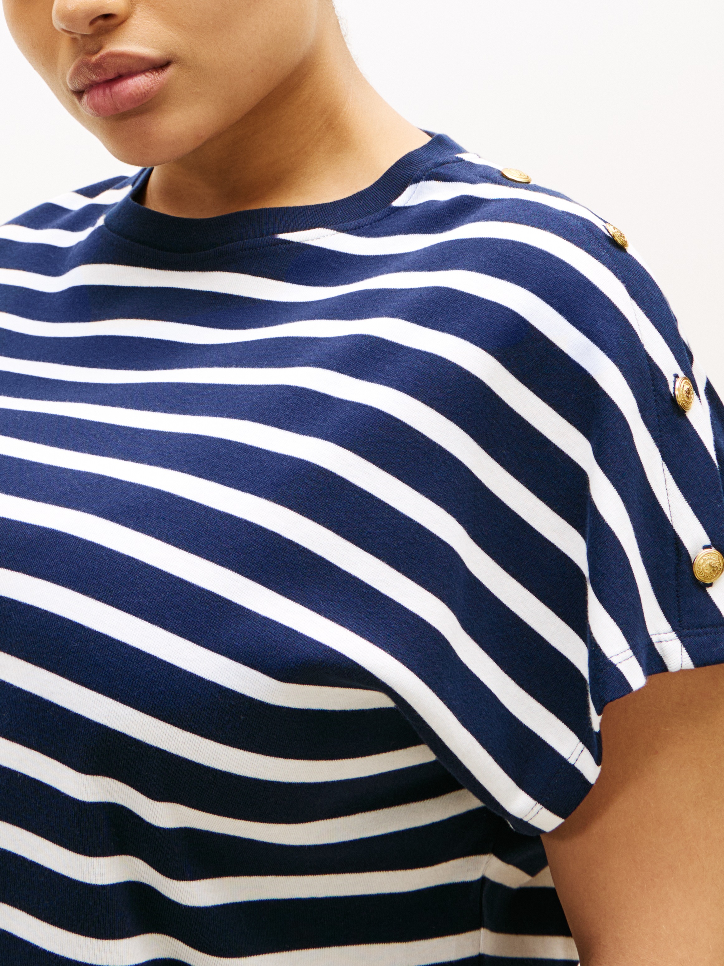 Tommy Hilfiger Curve Kurzarmshirt »CRV GOLD BUTTON SS TEE«, in großen Größen
