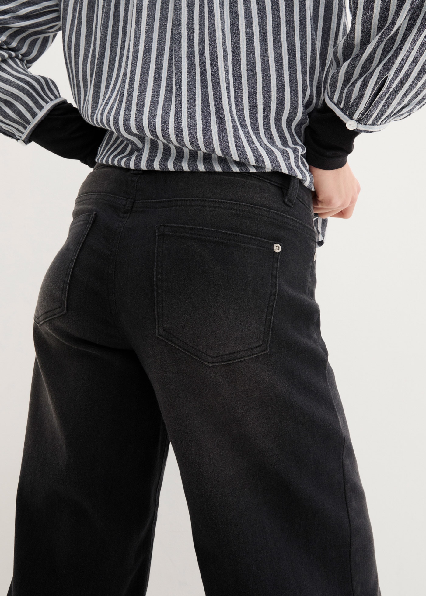 bonprix Weite Jeans 1 tlg. Loose Fit Passform, 7/8 Länge, mit Elasthan-Anteil