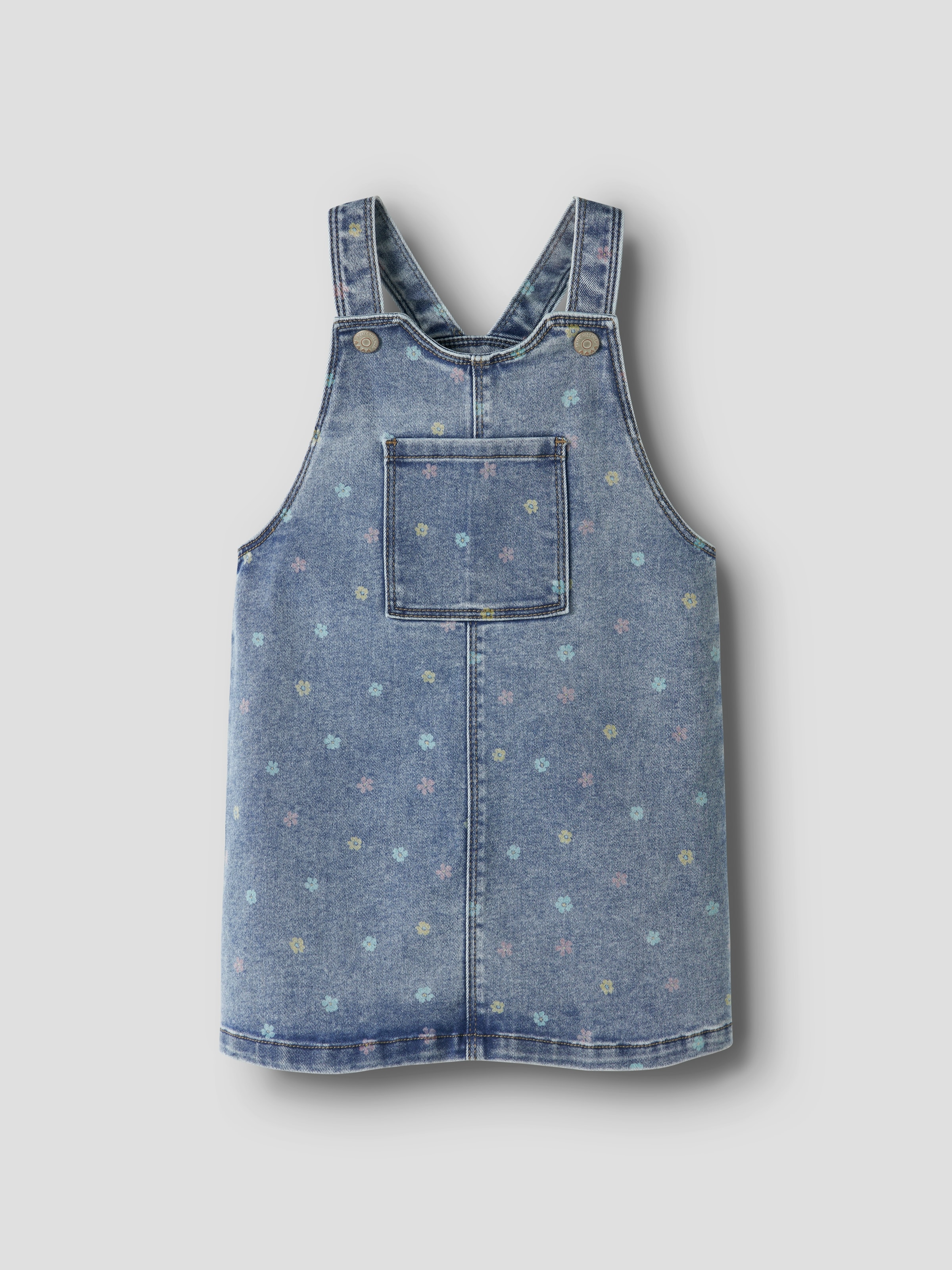 Name It Jeanskleid »NMFROSA SHORT DNM BIBSKIRT 3555-ON F« Brusttasche Denim Baumwollmischung, zarter Allover Print