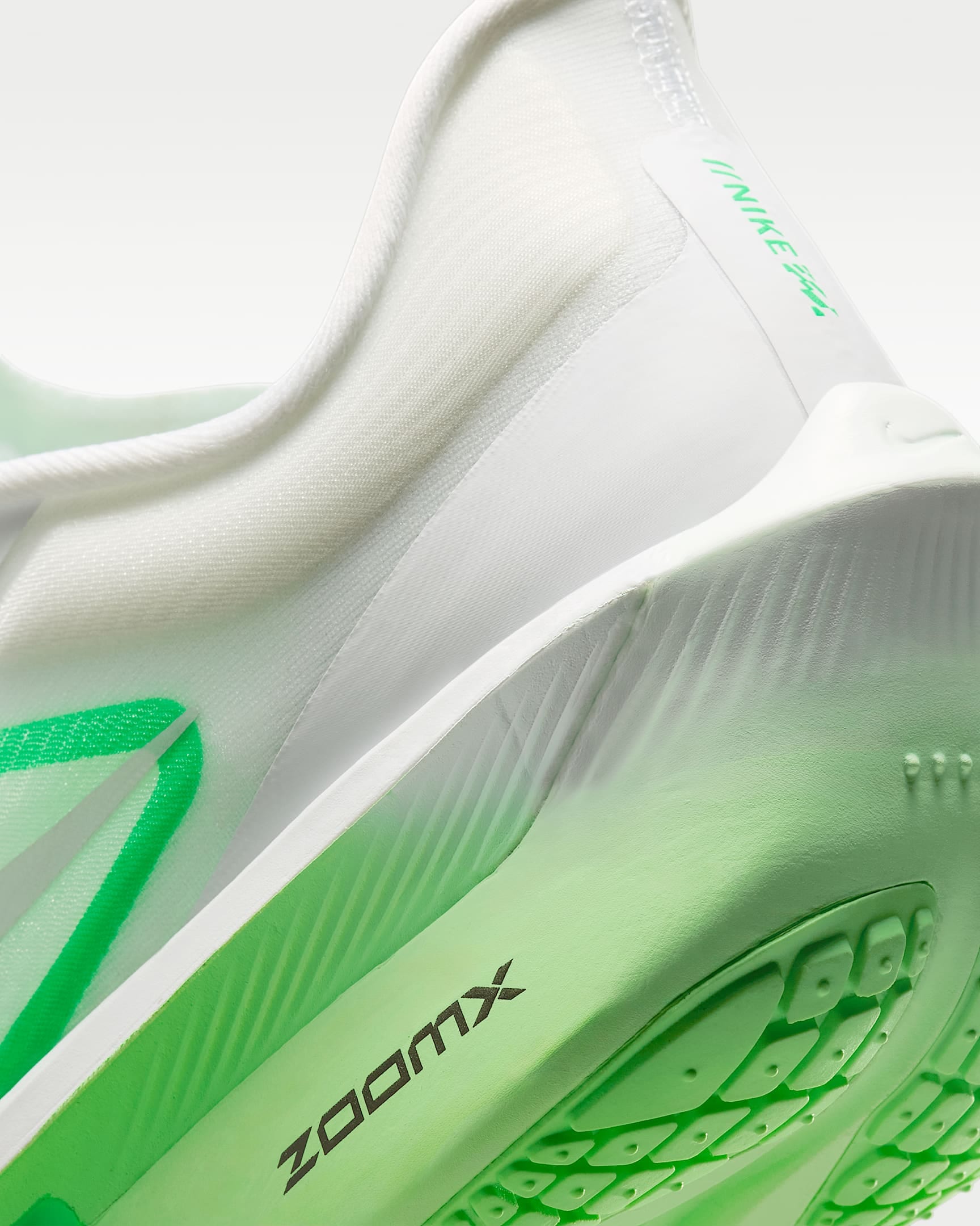 Nike Laufschuh »Nike Zoom Fly 6«  ZoomX-Foam und Carbonplatte sorgen für energiegeladenes Laufgefühl