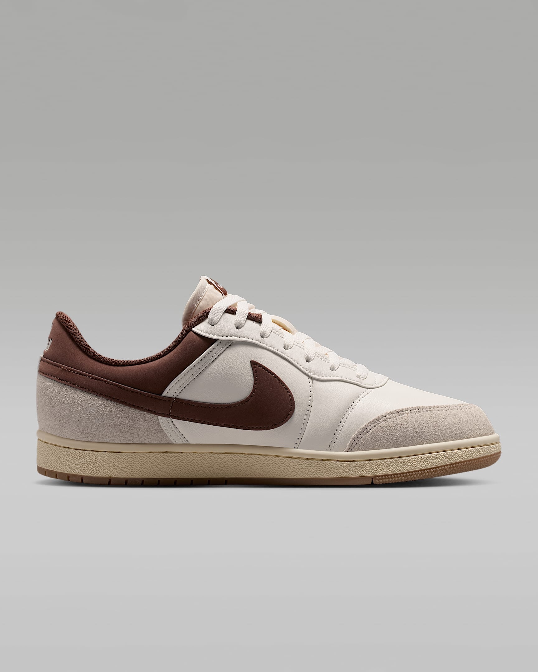 Jordan Sneaker »Air Jordan Skyline Low LE«  inspiriert vom Design des Nike Air Jordan 1