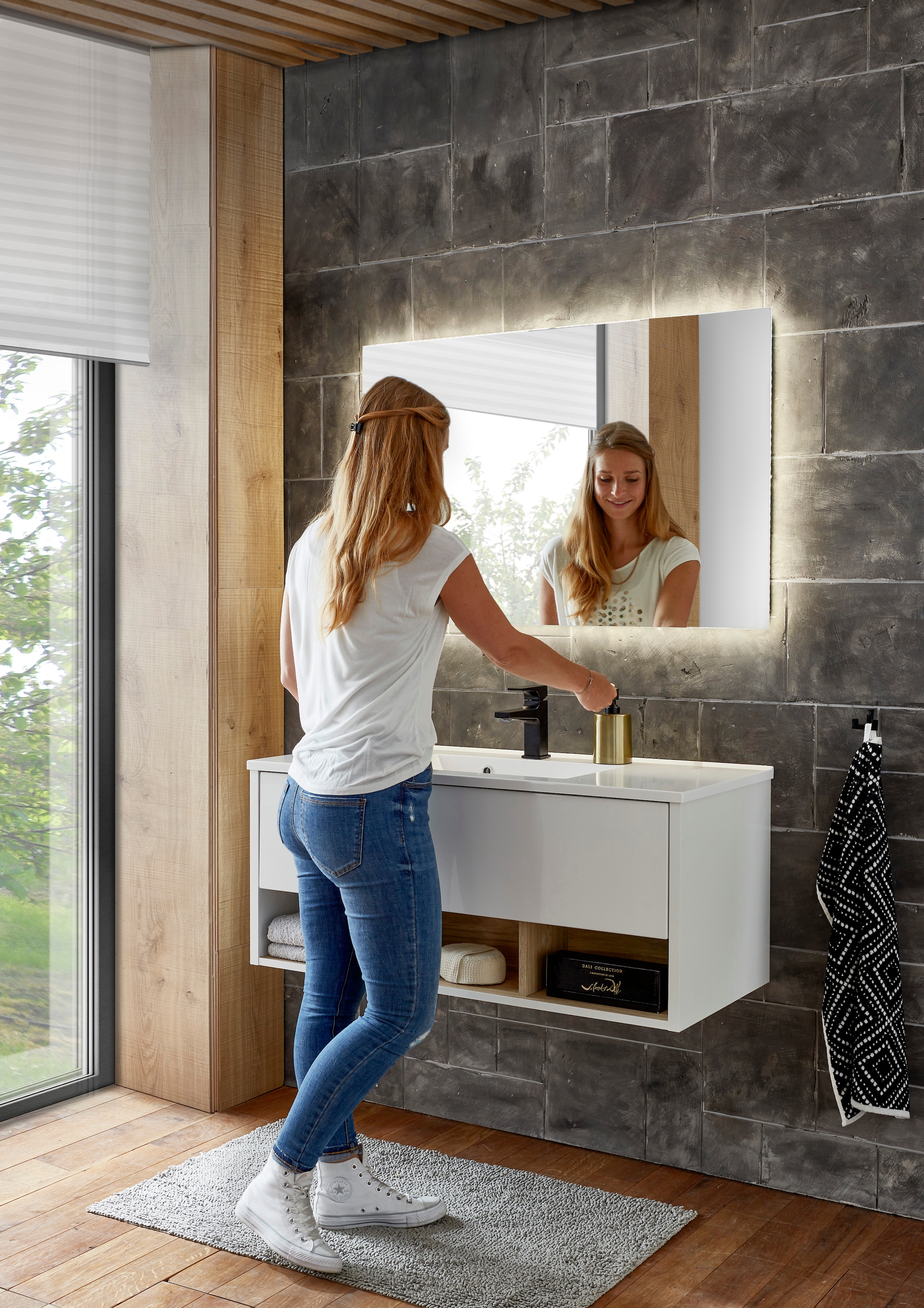 PLACES OF STYLE Badmöbel-Set »Studio Line, Bad im modernen Design, 2-teiliges Badezimmer« in 2 Farben und 2 Spiegelformen lieferbar, 2 Stk. tlg.