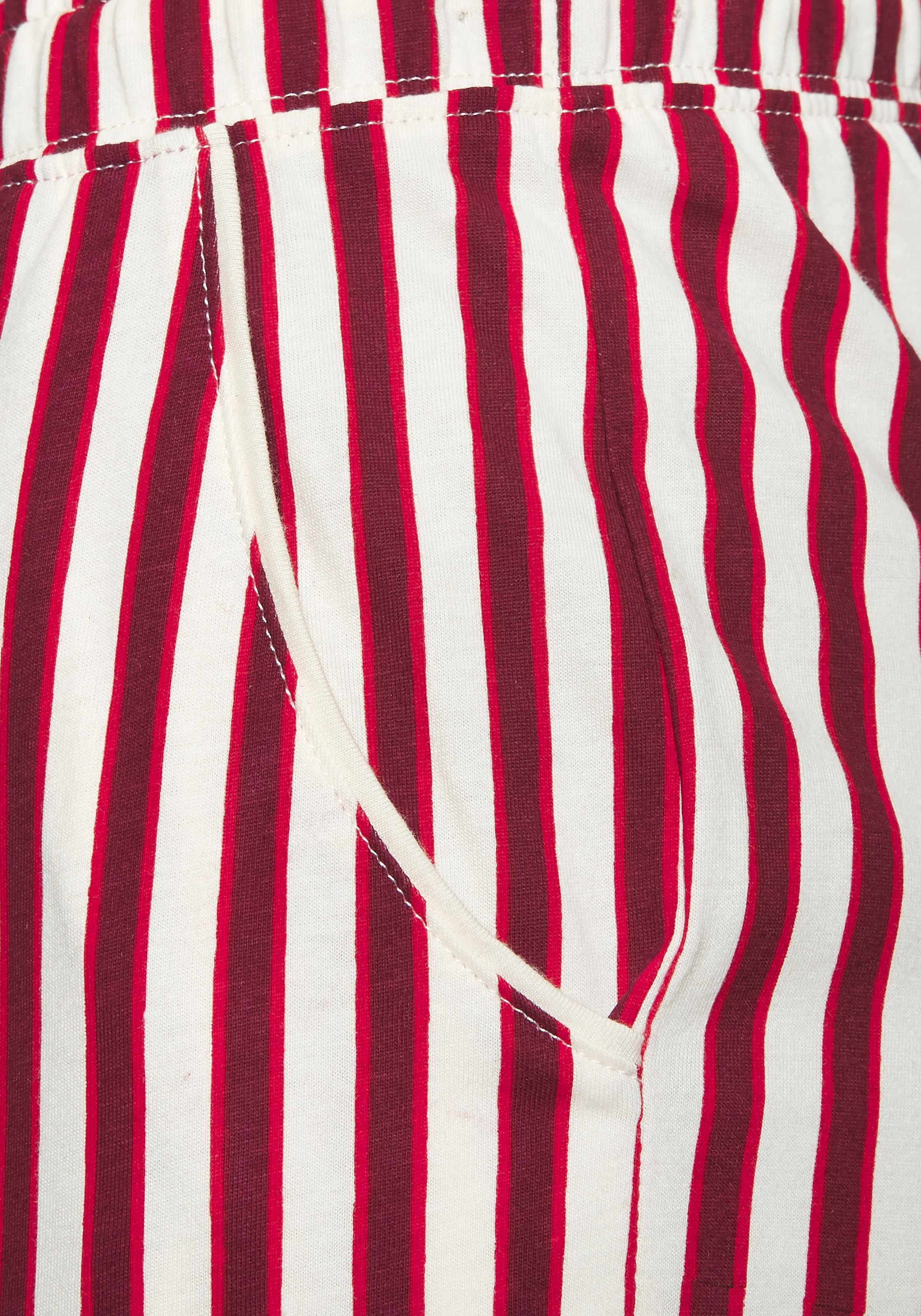 LASCANA Pyjama 2-teilig, 2 tlg. Mit Weihnachtlichem Muster