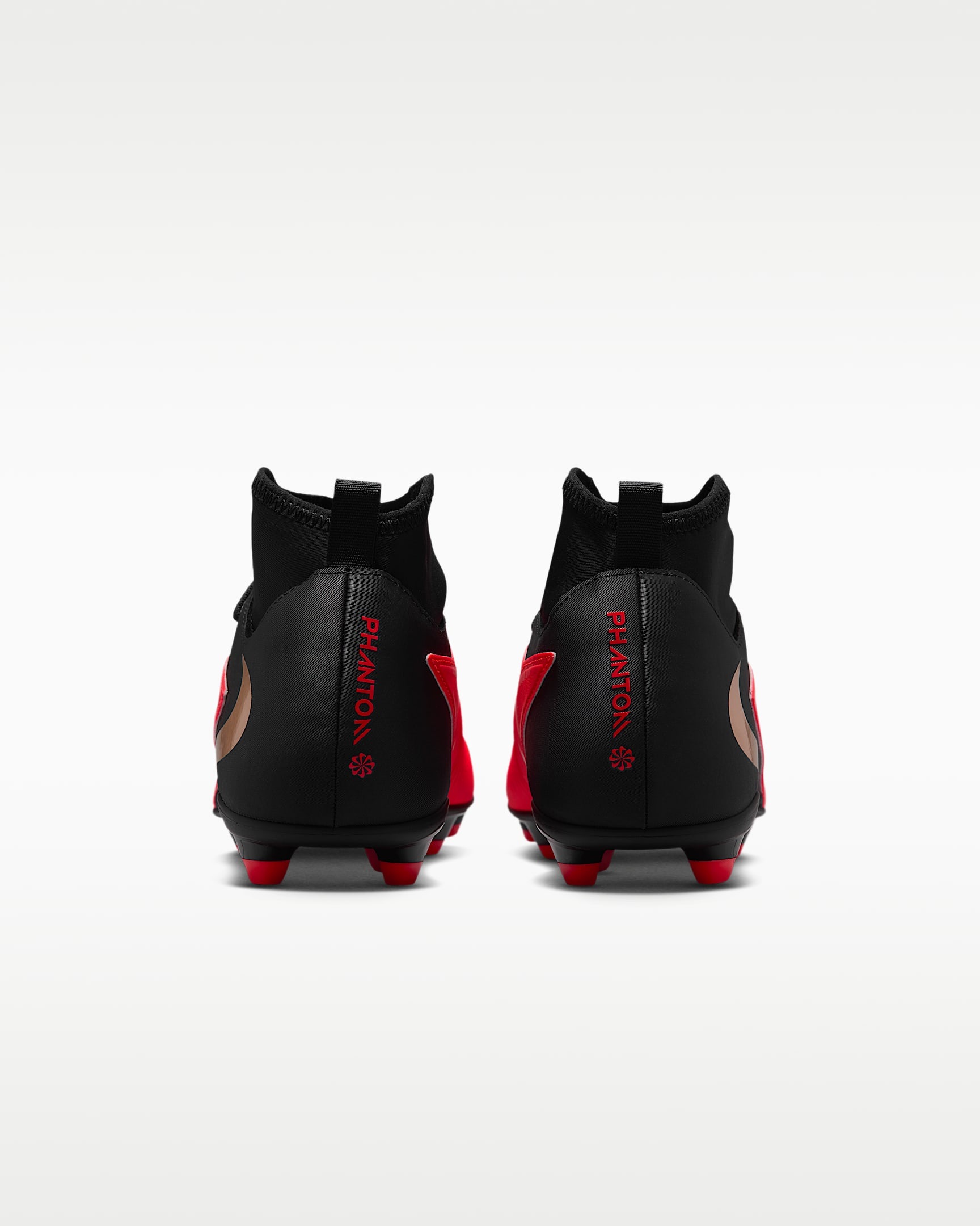 Nike Fußballschuh »Phantom 6 High Club«  Außensohle für Rasen & Kunstrasen und feste Böden