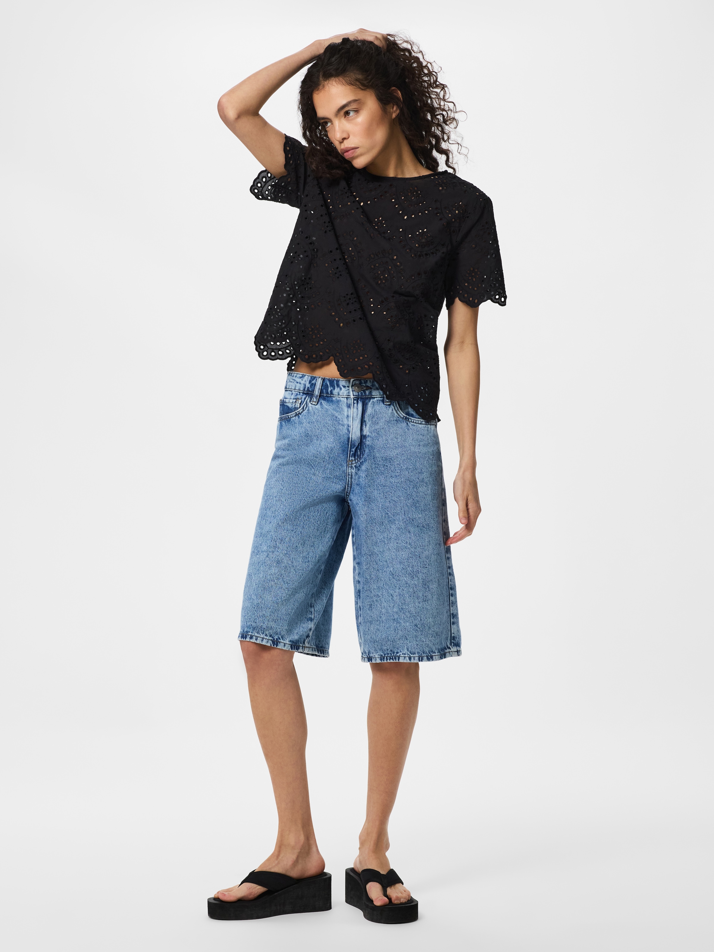 pieces Shirttop »PCVILDE SS TOP WVN NOOS« mit Allover-Lochstickerei