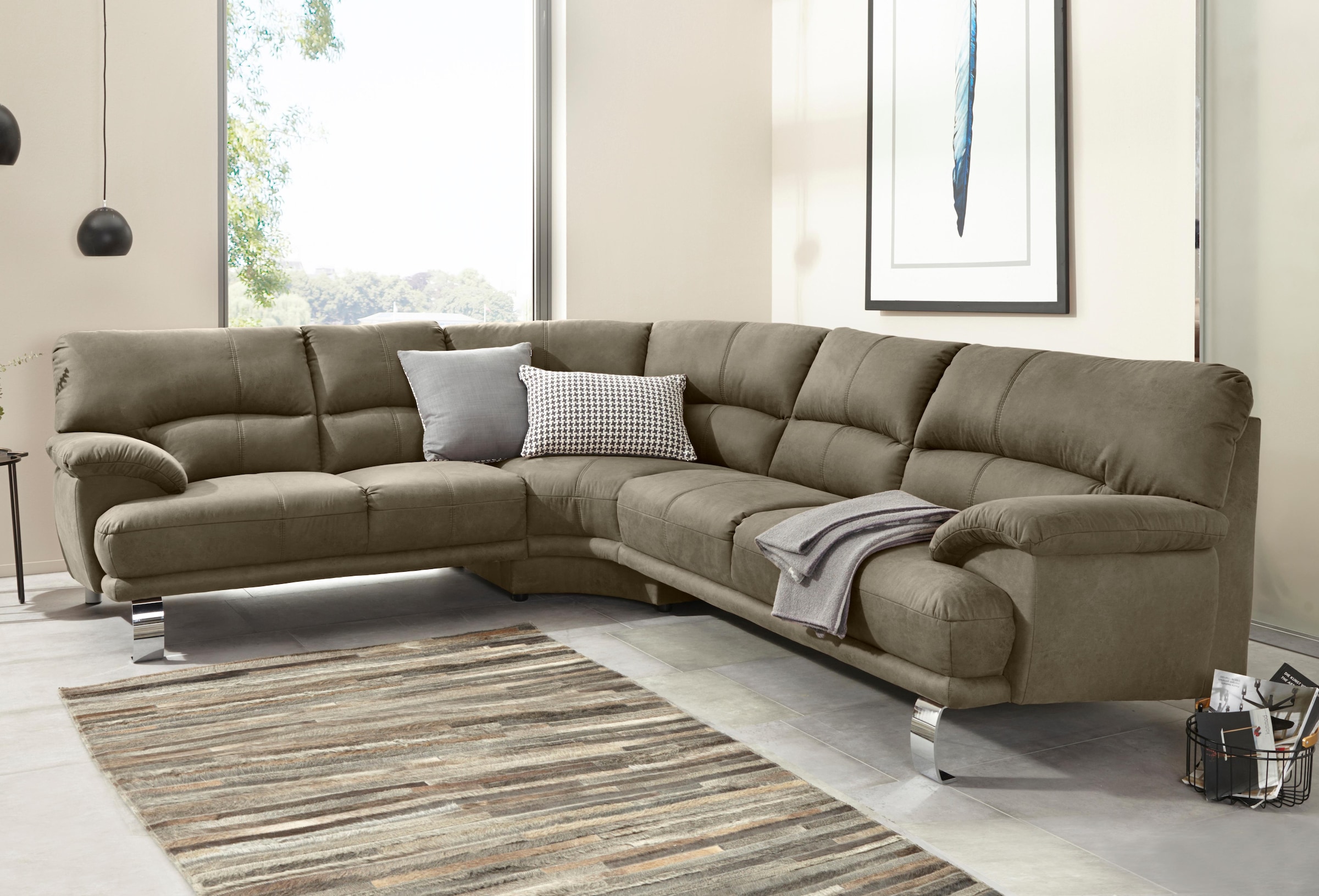 TRENDMANUFAKTUR Ecksofa »Cecilia II, in italienischen Design, bequem, hoher Sitzkomfort, L-Form«, extrabreite Armlehnen für noch mehr Sitzkomfort