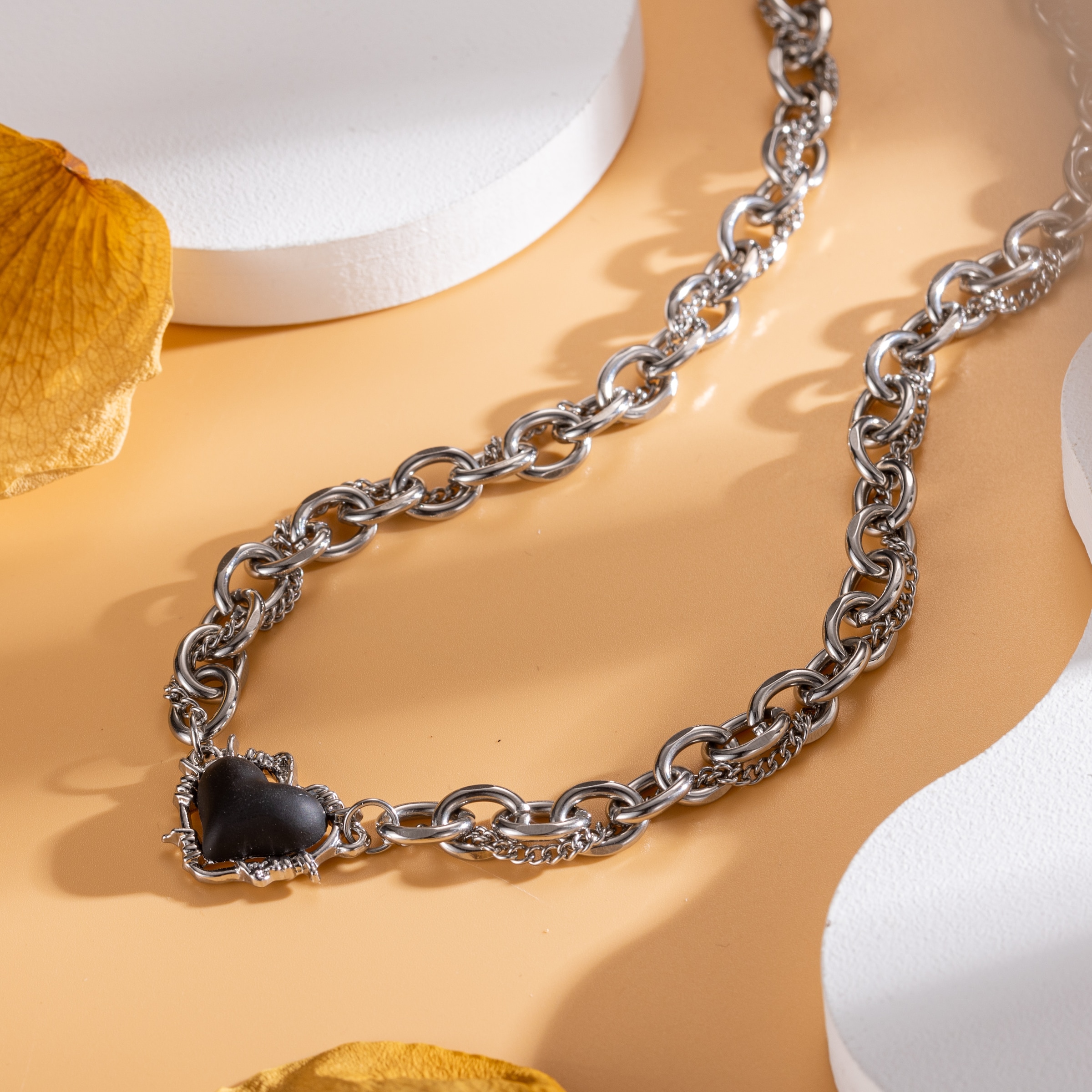 Firetti Kette mit Anhänger »Schmuck Geschenk Edelstahl Halsschmuck Halskette Ankerkette Herz« mit Harzstein (synth.)