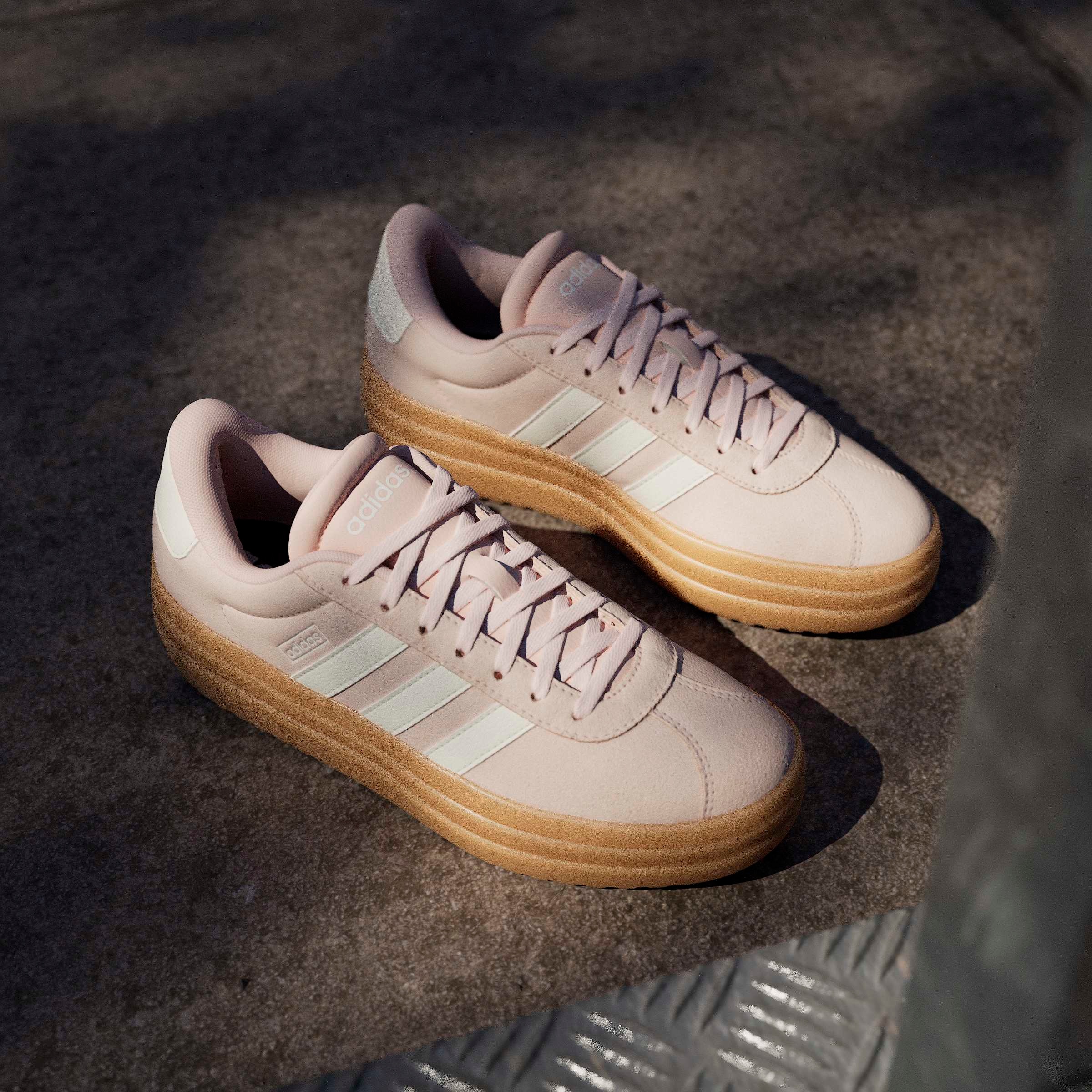 adidas Sportswear Plateausneaker »VL COURT BOLD«  inspiriert vom Design des adidas gazelle bold