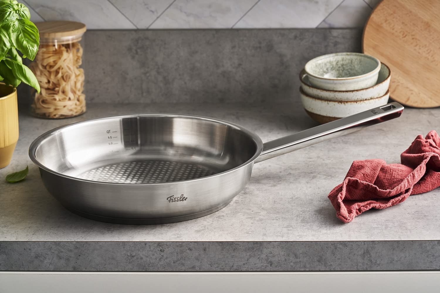 Fissler Bratpfanne »ORIGINAL-PROFI COLLECTION® Edelstahl-Pfanne« Edelstahl 18/10 1 Stk. tlg. mit breitem Schüttrand, Kaltmetallgriffen. Made in Germany