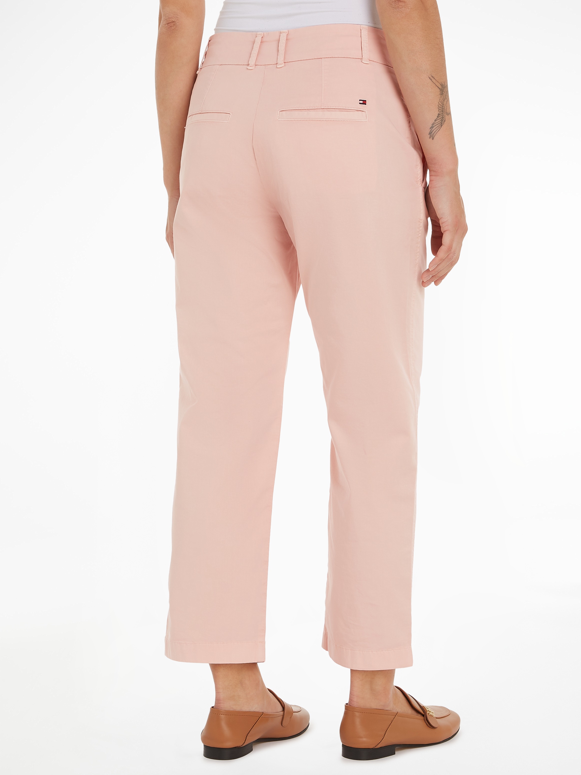 Tommy Hilfiger Chinohose »CO BLEND GMD SLIM STRAIGHT CHINO«, mit Logostickerei