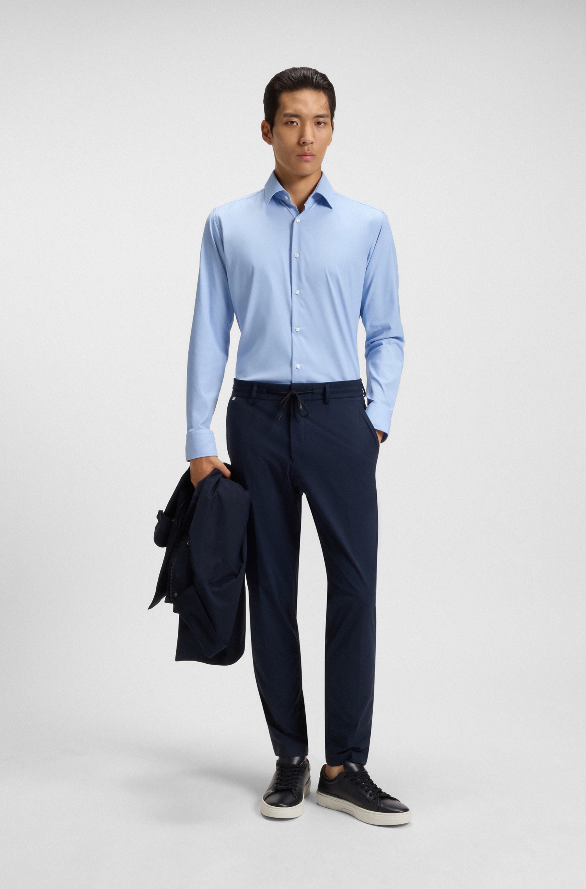 BOSS Businesshemd Slim-Fit, aus funktionalem Stretch-Twill, Kentkragen