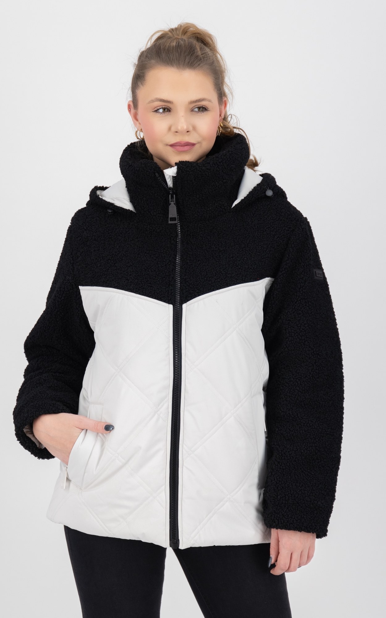LPO Steppjacke »XAVIA WMN« mit Kapuze hochgeschlossener Kragen mit Sherpa-Fleece