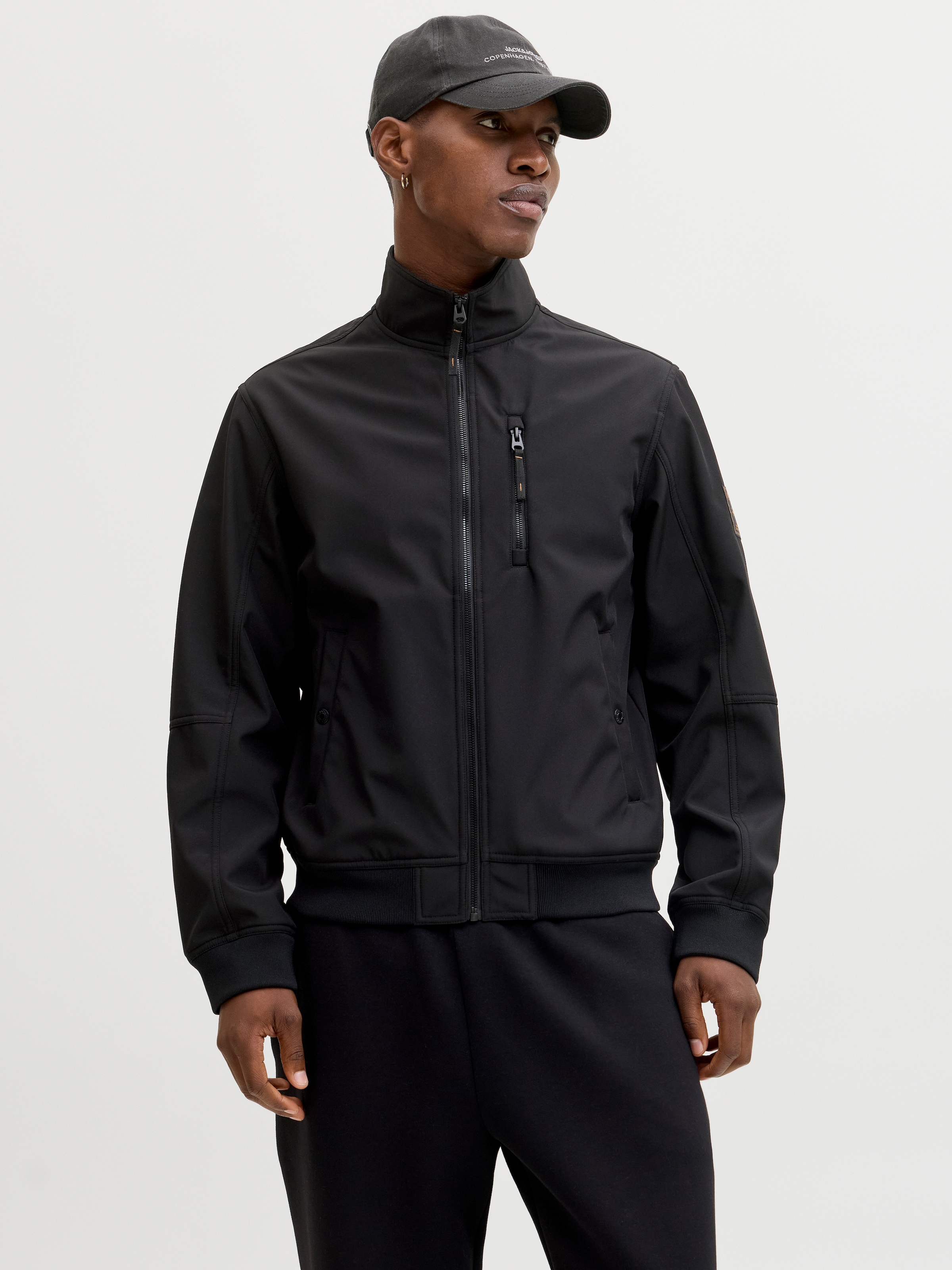 Jack & Jones Softshelljacke »JJEPARKER SOFTSHELL BOMBER SN« mit Brust-Reißverschluss
