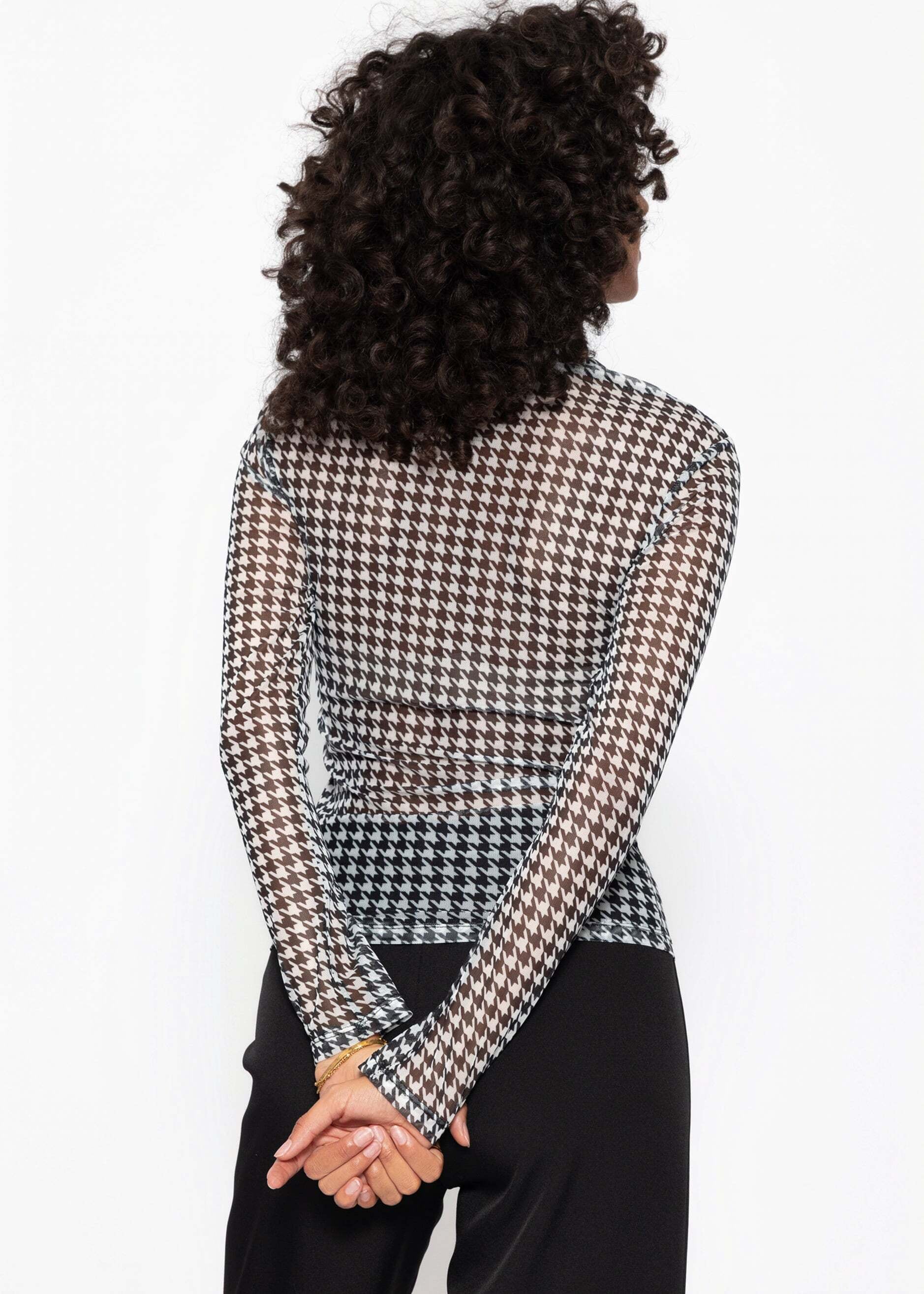 SASSYCLASSY Langarmshirt »Mesh Langarmshirt mit Hahnentrittmuster« modernes longsleeve mit All-Over-Muster in Beige