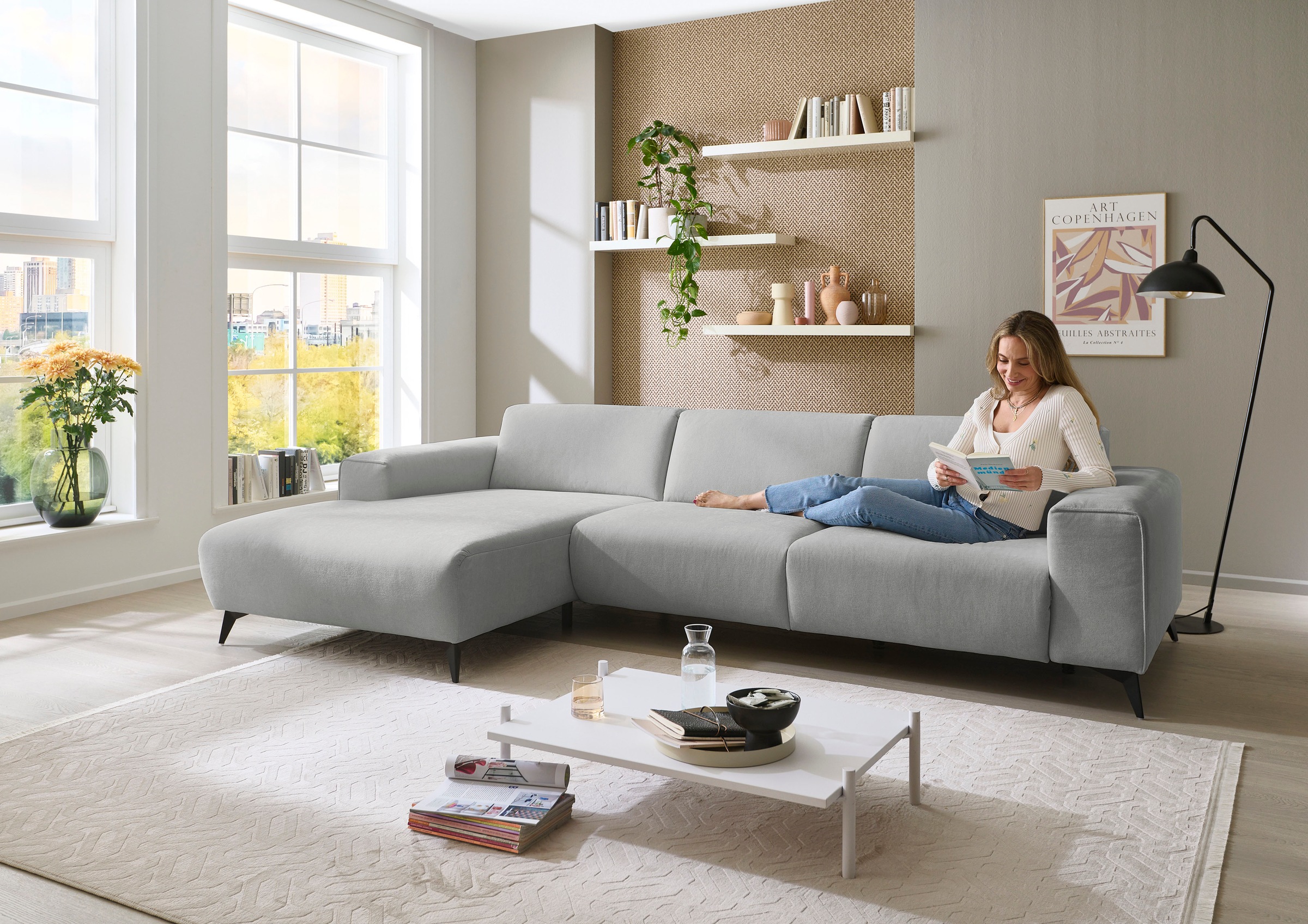 Die PlanBar Ecksofa »MP-IN24031« SoftSitz-Kaltschaumpolsterung, wahlweise mit motorischer Vorziehbank