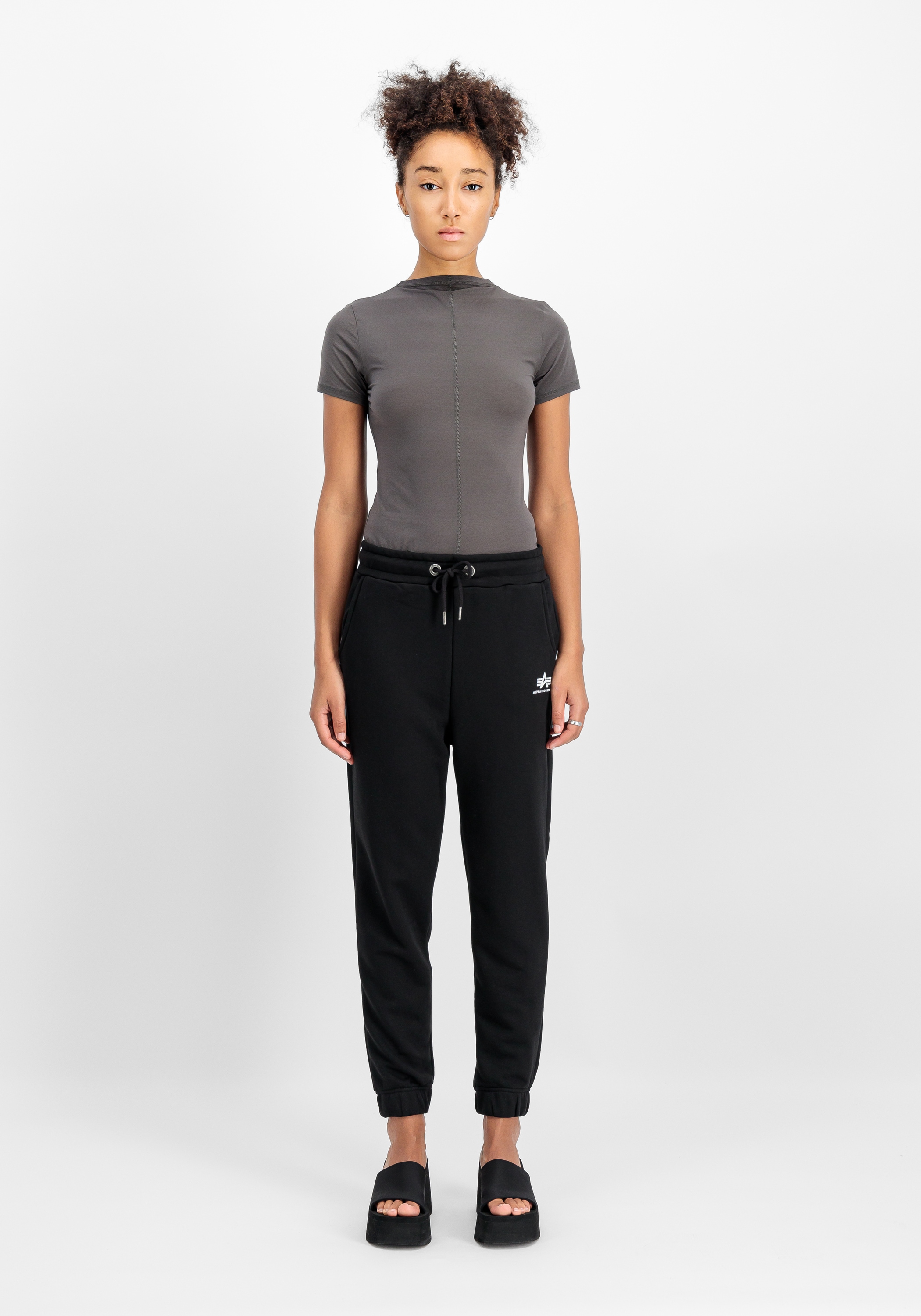 Alpha Industries Jogginghose »Alpha Industries Women - Jogger Basic Jogger Small Logo Wmn«