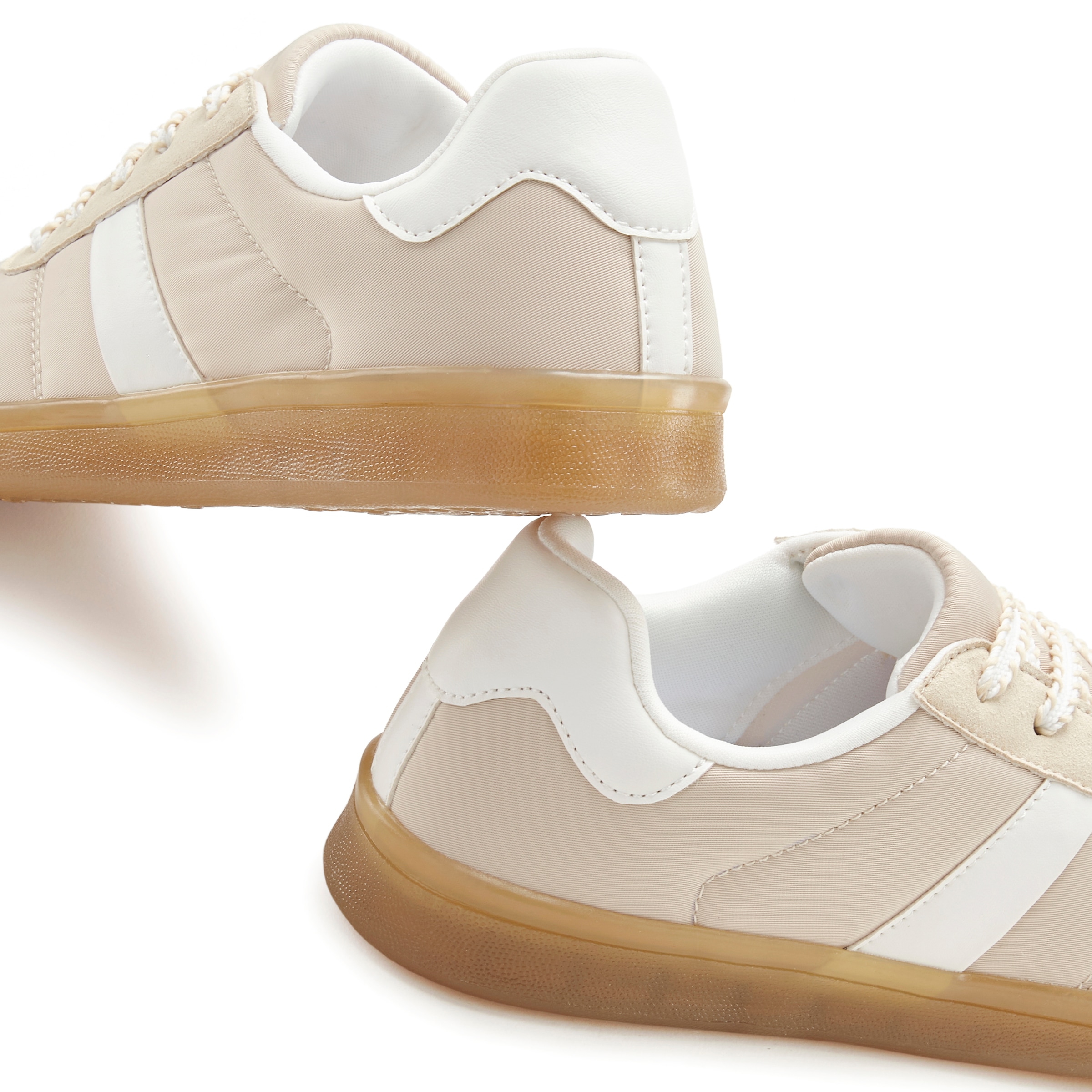 LASCANA Sneaker »Schnürschuh, Halbschuh, Freizeitschuh«, mit angesagter Sohle VEGAN