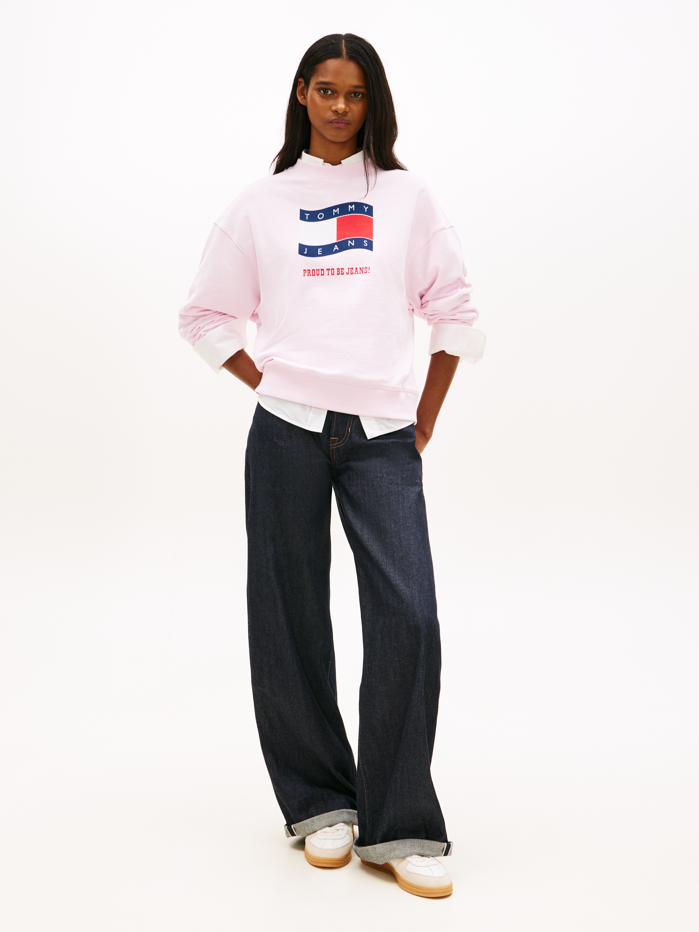 Tommy Jeans Sweatshirt »TJW BXY WAVY FLAG CREW EXT«, Boxy Fit mit Rundhals
