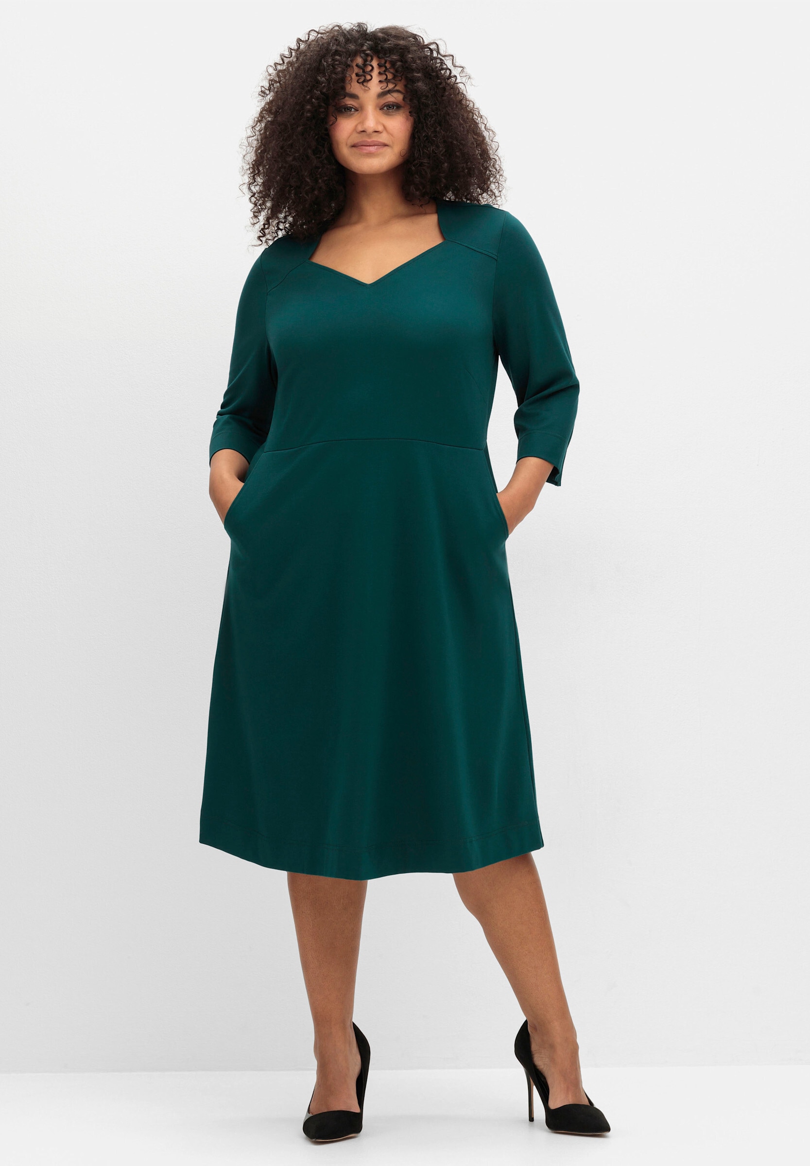Sheego Shirtkleid »Kleid Etuikleid in Punto di Roma-Qualität« aus elastischer Punto-di-Roma-Qualität